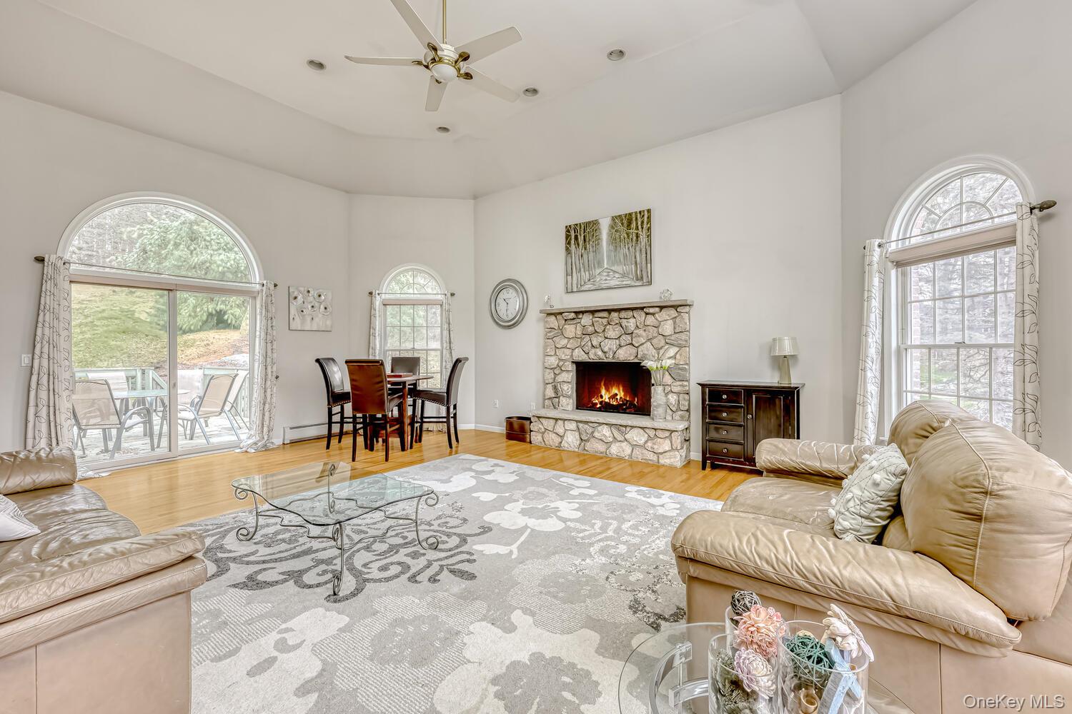 22 Golden Road – For Sale photo 15