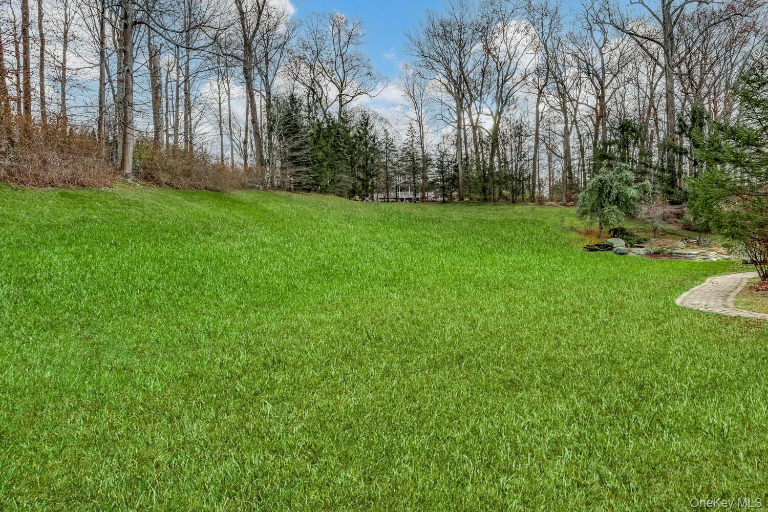 22 Golden Road – For Sale photo 5