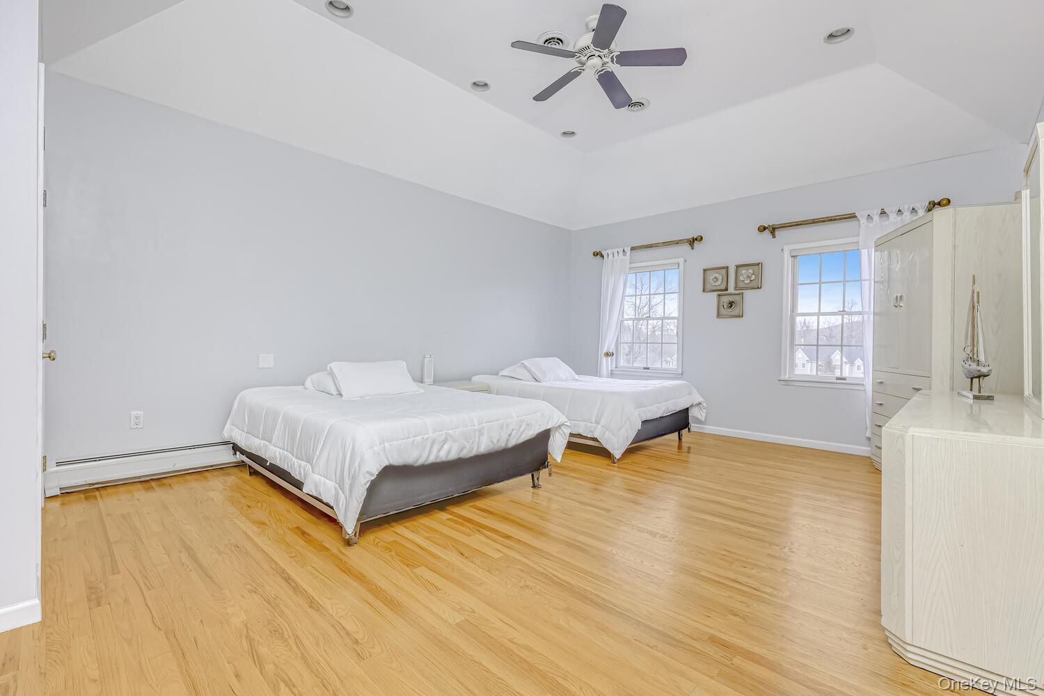22 Golden Road – For Sale photo 29