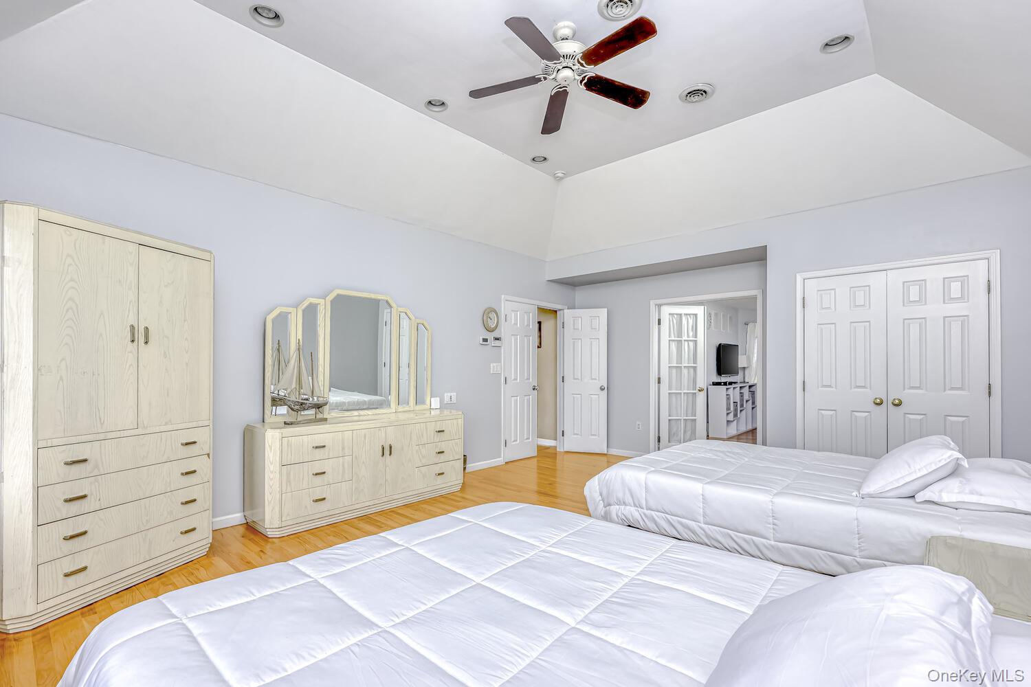 22 Golden Road – For Sale photo 30
