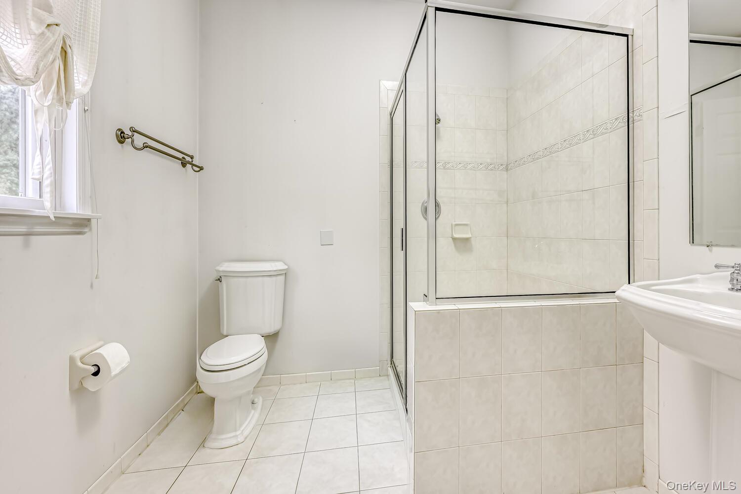 22 Golden Road – For Sale photo 22