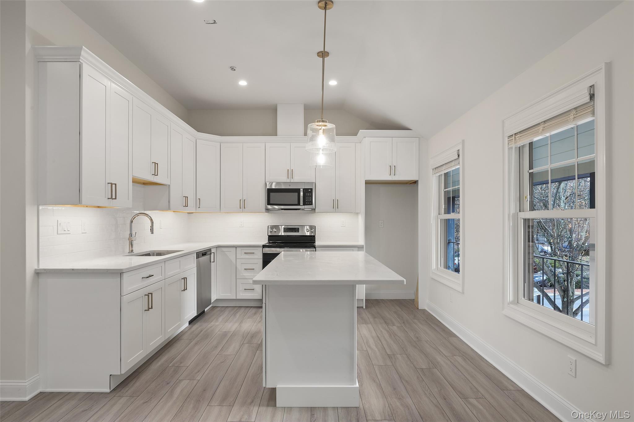 225 Katonah Avenue, Unit 2 photo 2