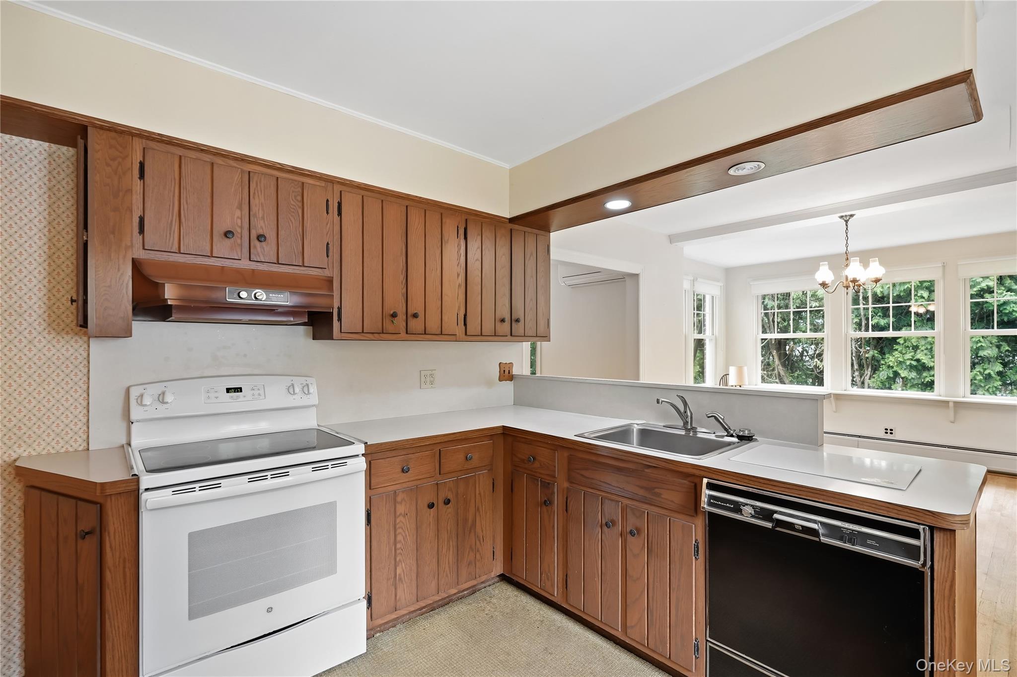 28 Kent Road – For Sale photo 17