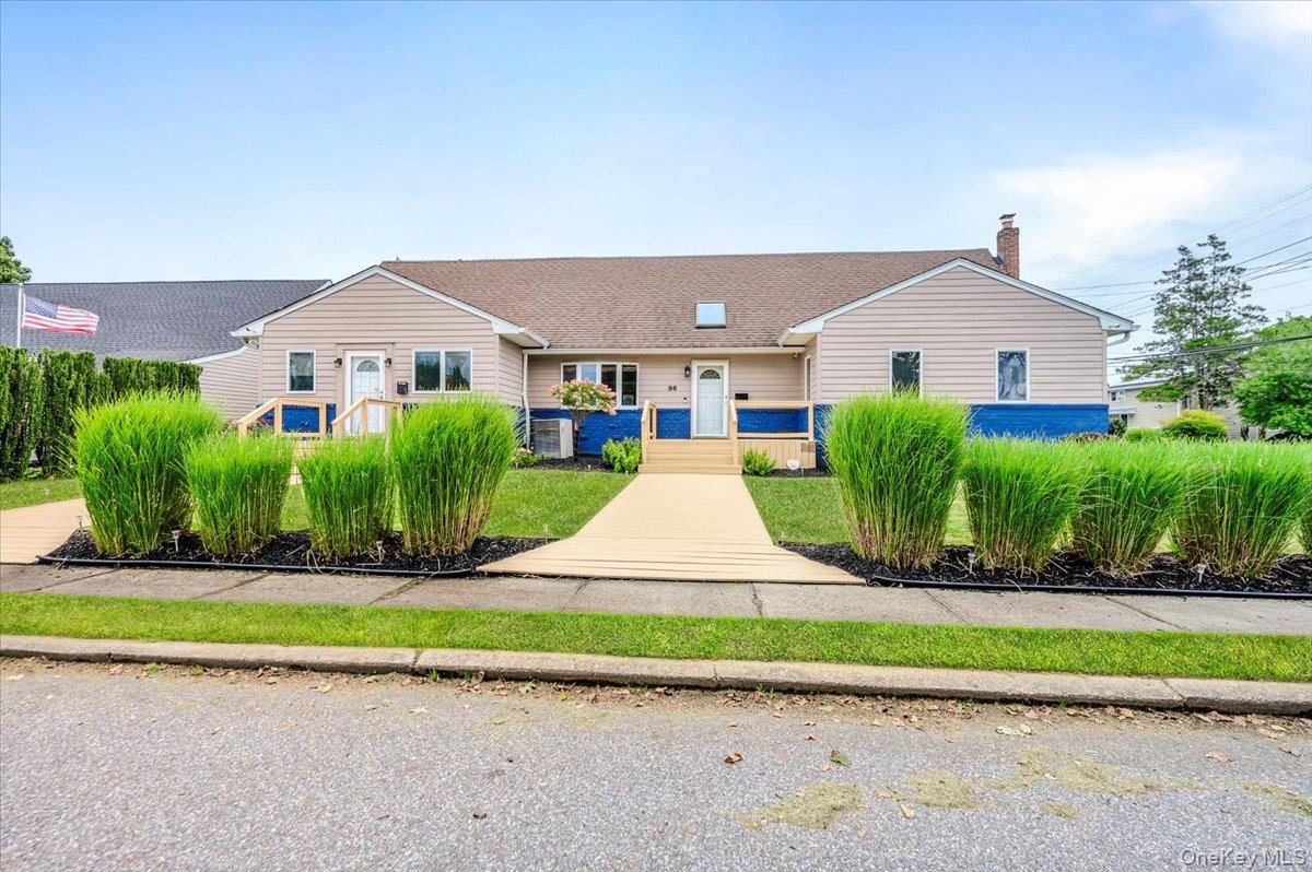 86 Edmore Lane N – For Sale