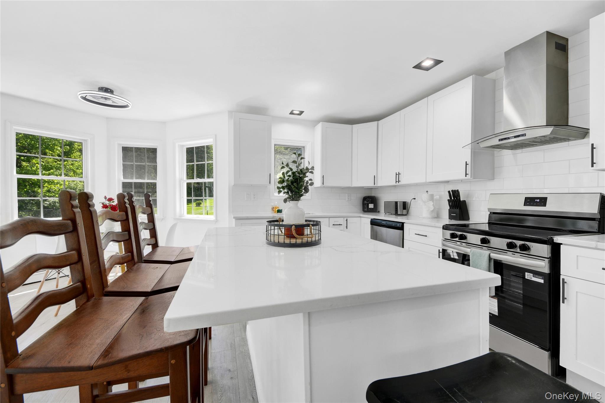 49 Stone Mountain Trail – For Sale photo 3