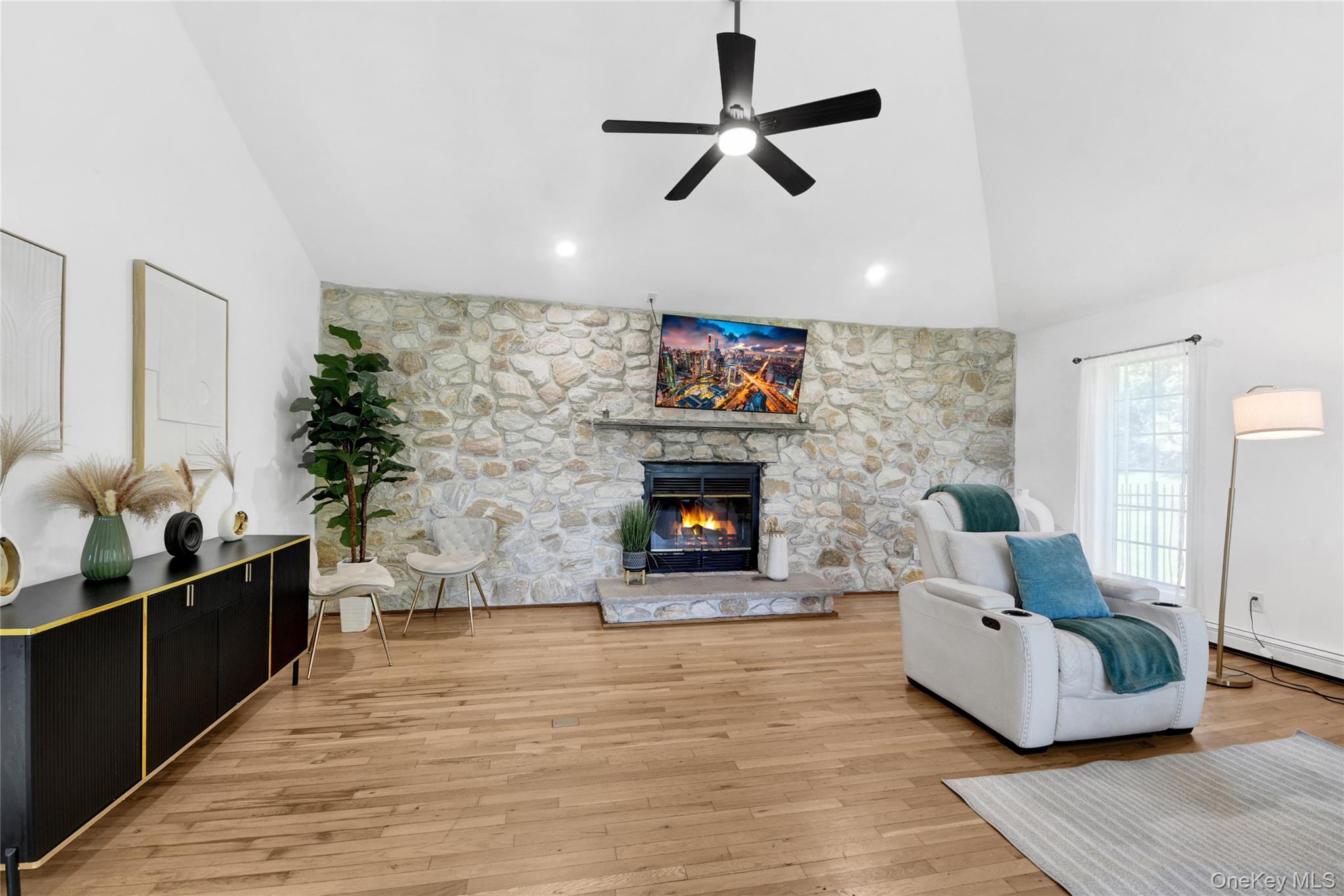 49 Stone Mountain Trail – For Sale photo 8