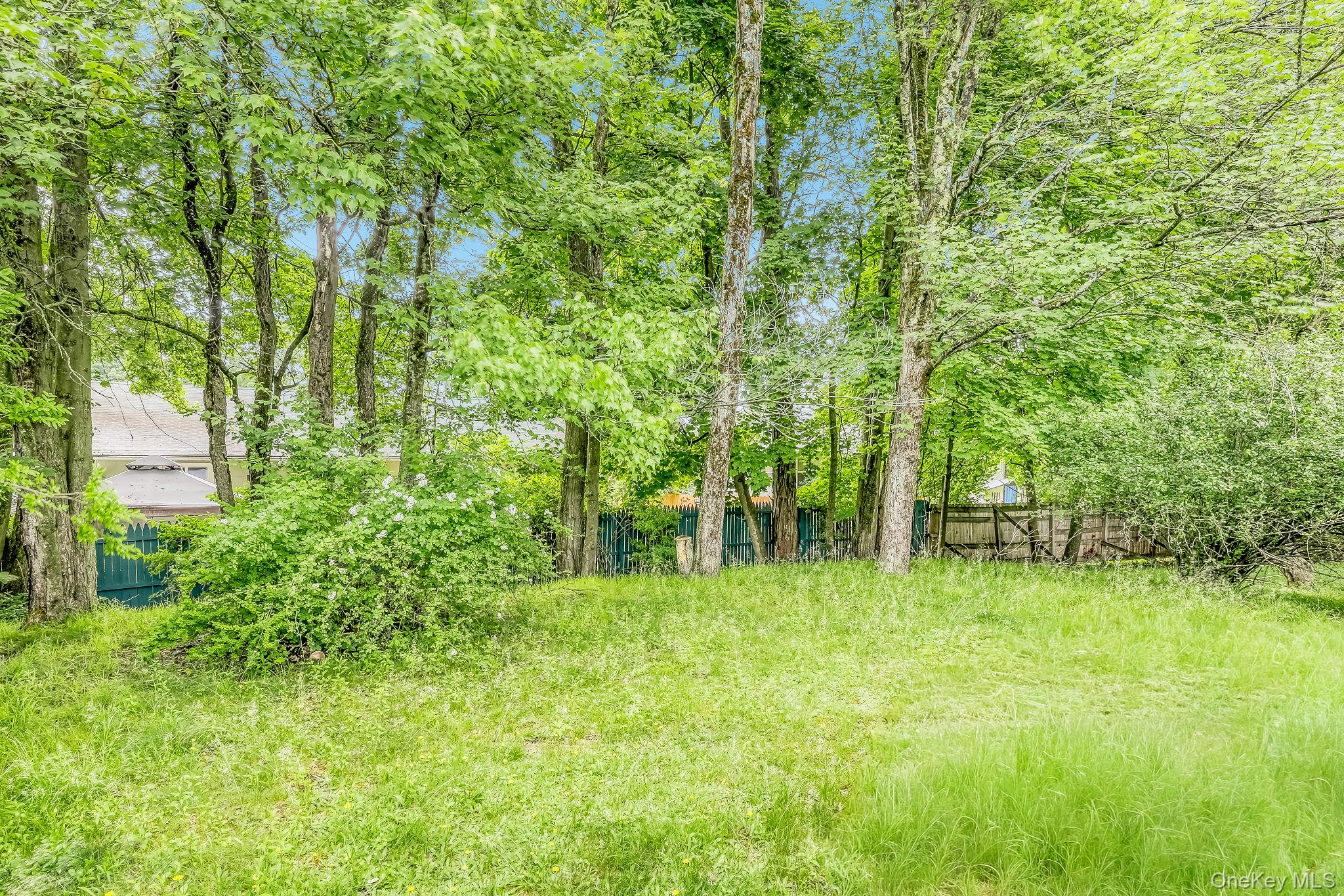 33 York Avenue – For Sale photo 2