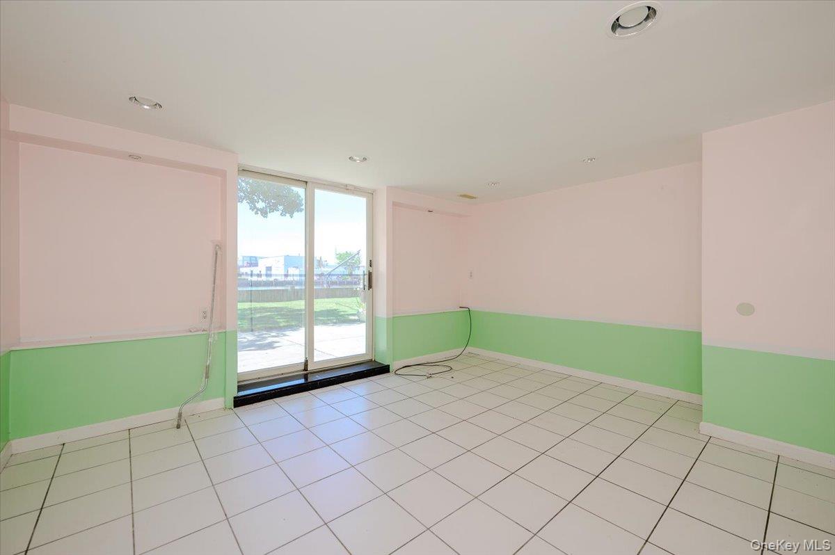 567 Oxford Road – For Sale photo 15