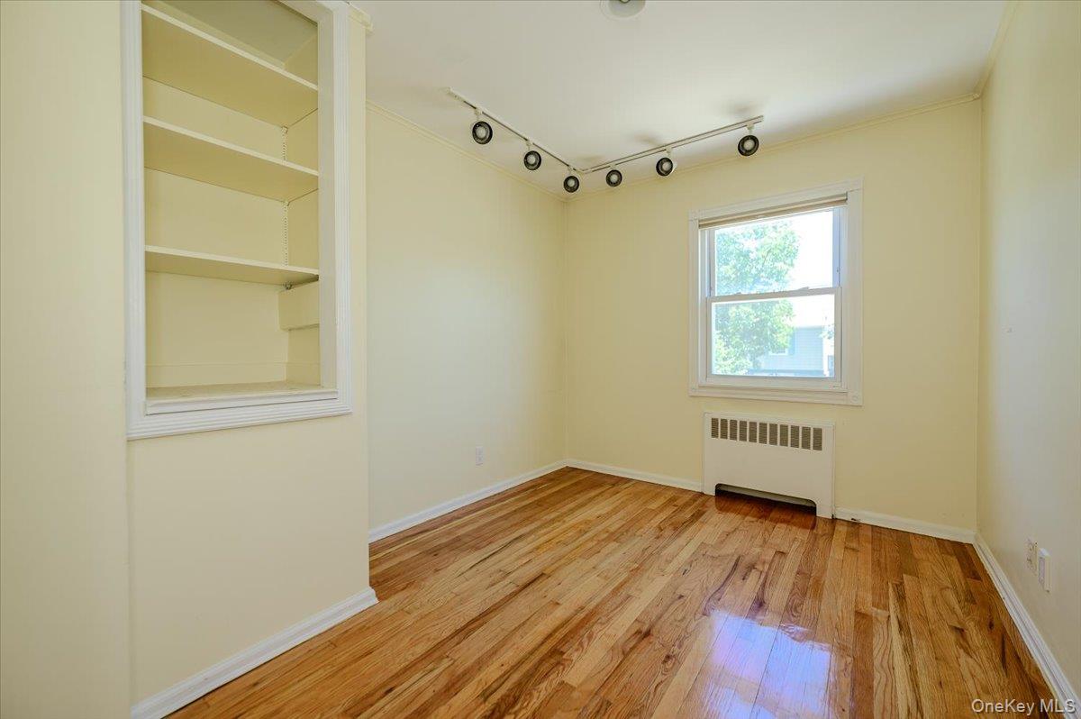 567 Oxford Road – For Sale photo 11