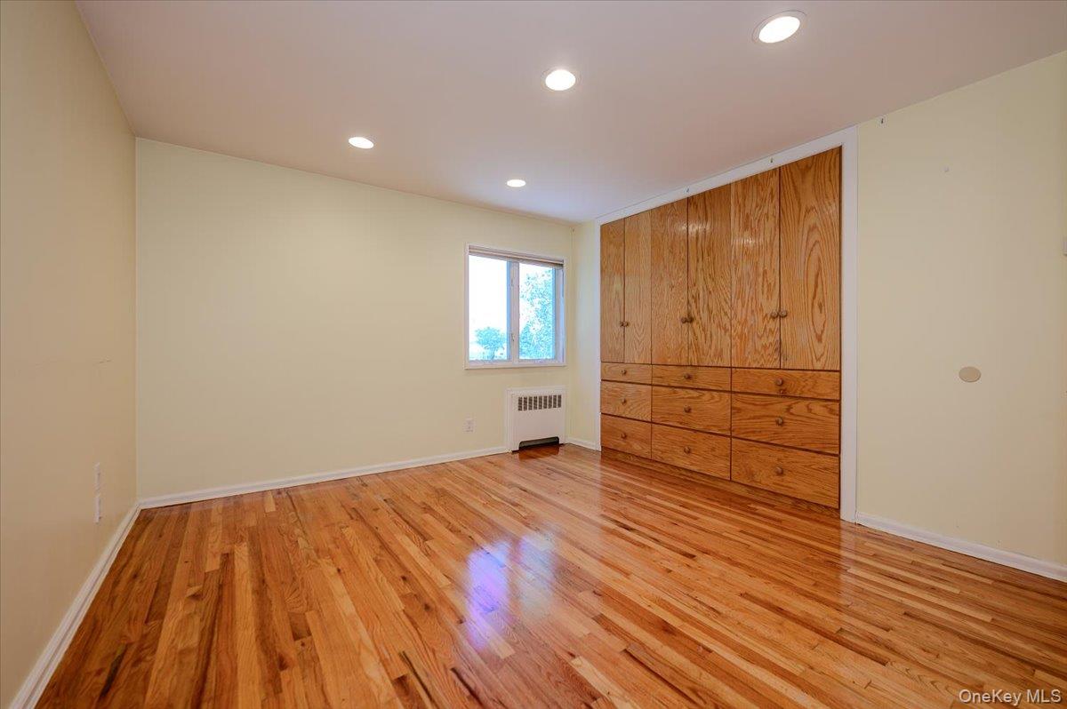 567 Oxford Road – For Sale photo 9