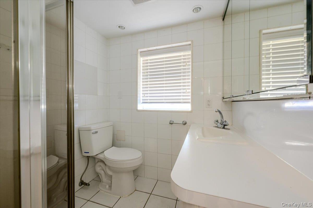 567 Oxford Road – For Sale photo 13