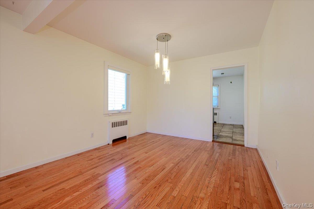 567 Oxford Road – For Sale photo 4
