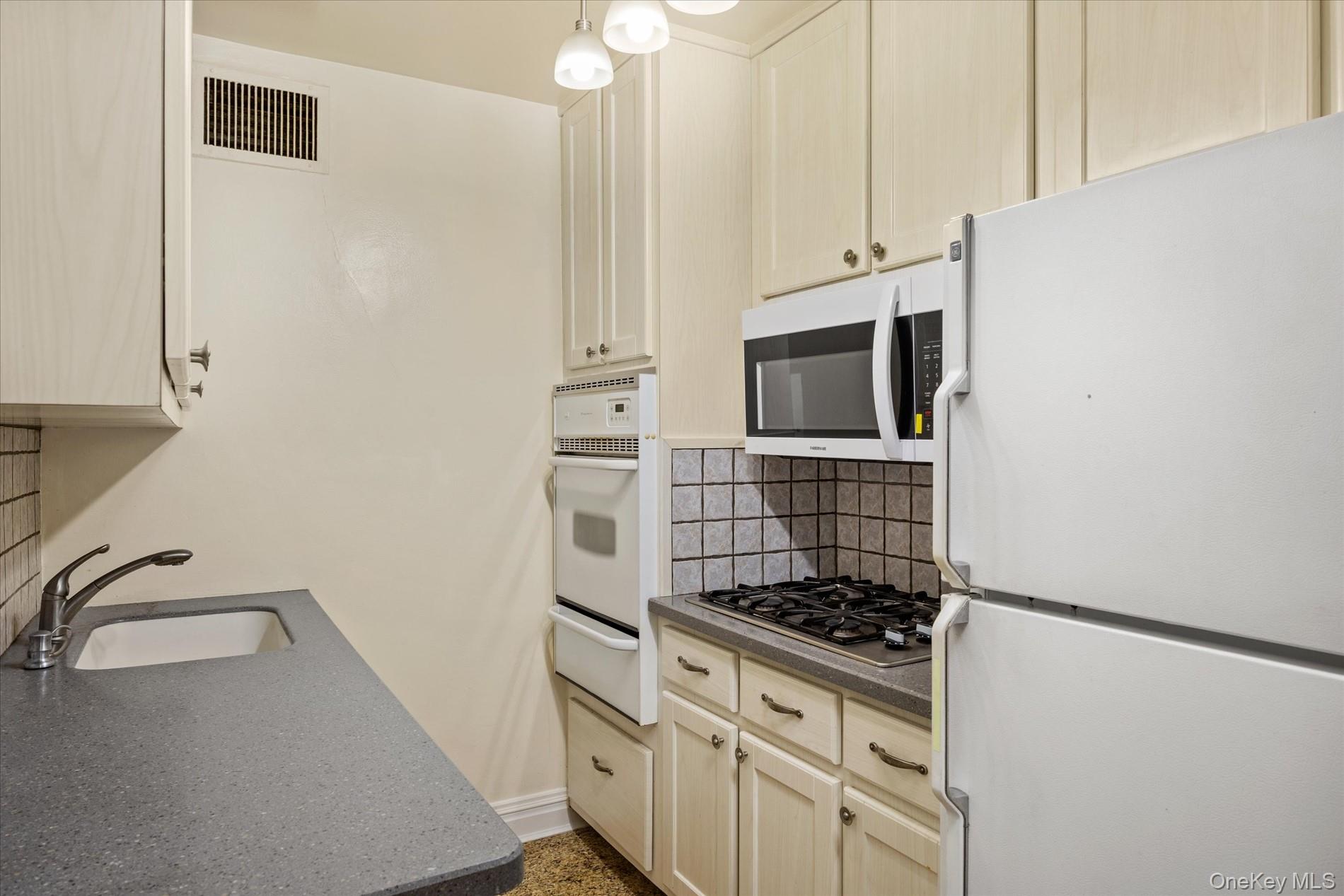 102-10 66th Road, Unit 12A photo 19