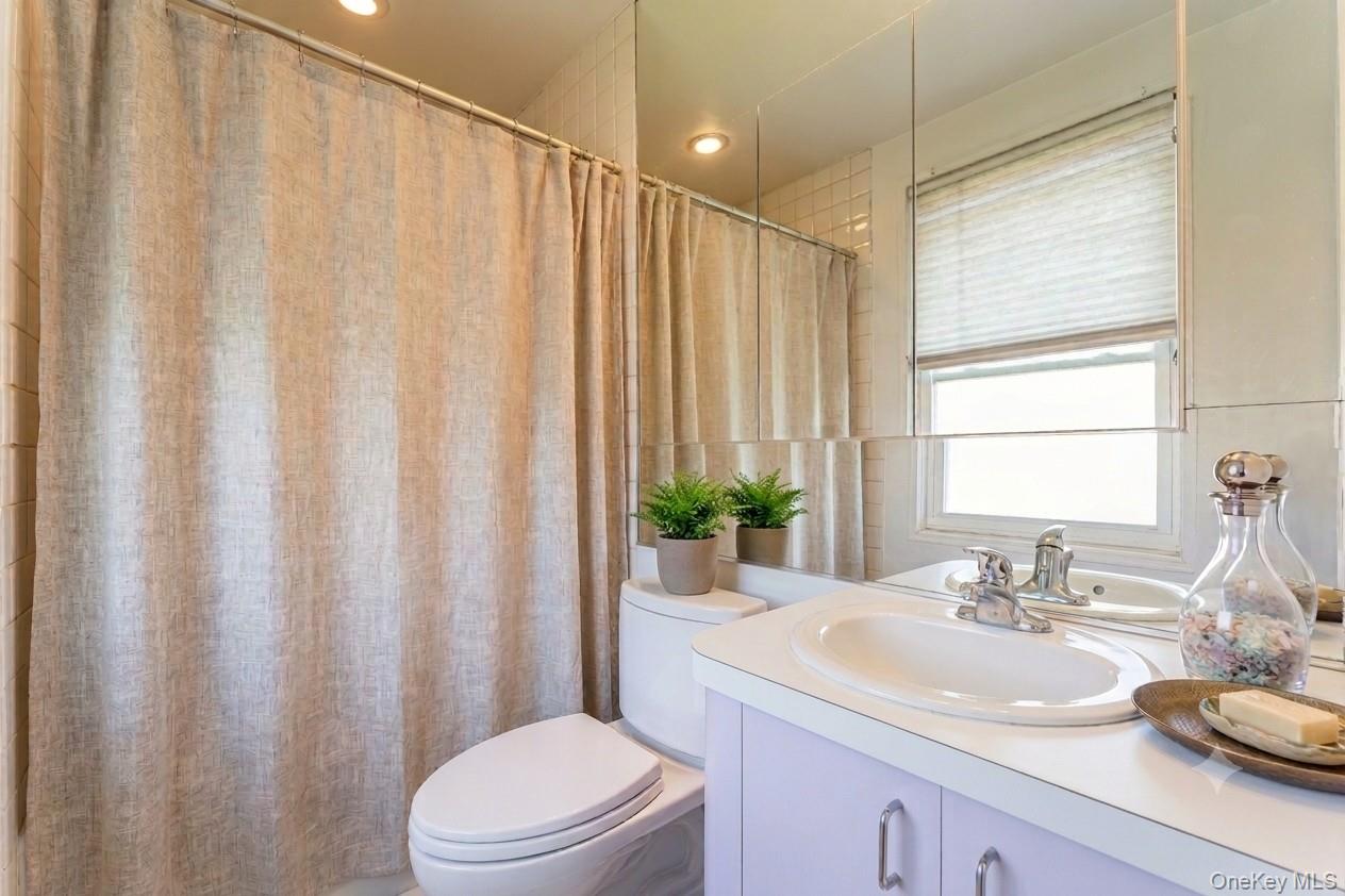 61 Maine Avenue, Unit D14 photo 11