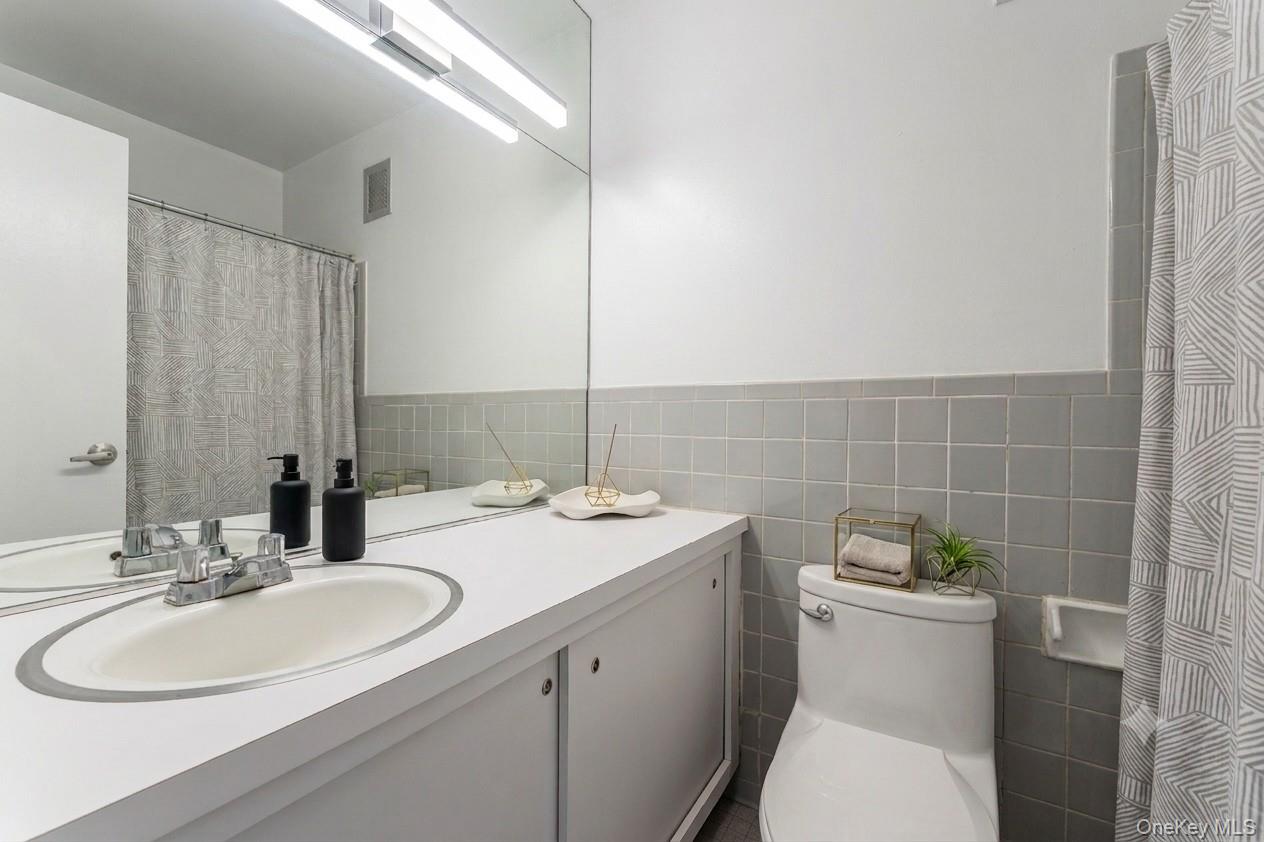 61 Maine Avenue, Unit D14 photo 14