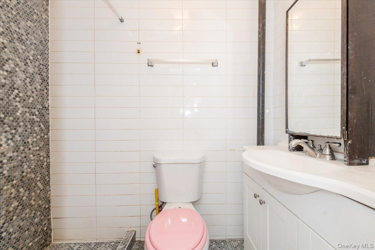 1055 Jefferson Avenue – For Sale photo 9