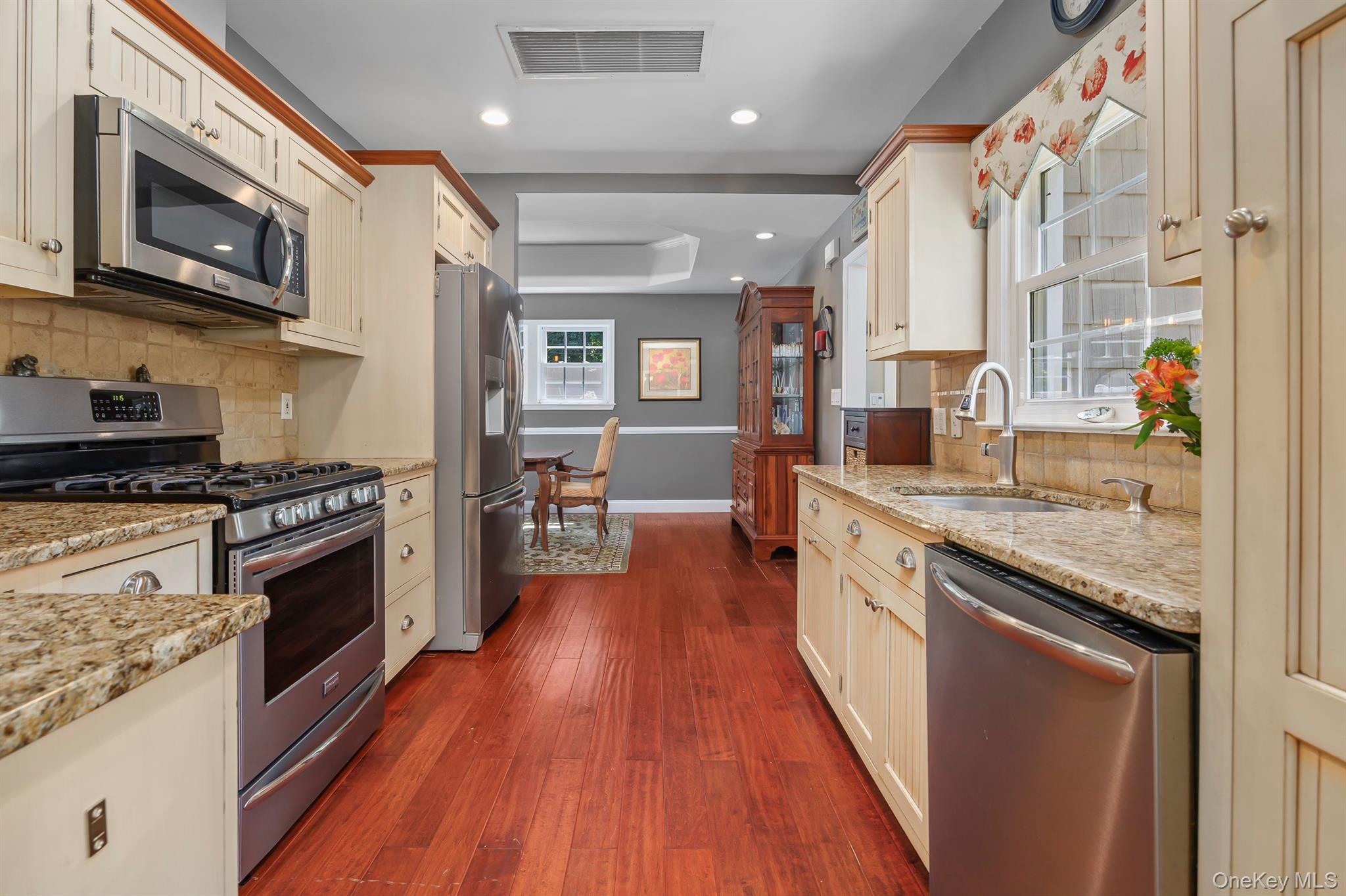 1 Colonial Drive – For Sale photo 13