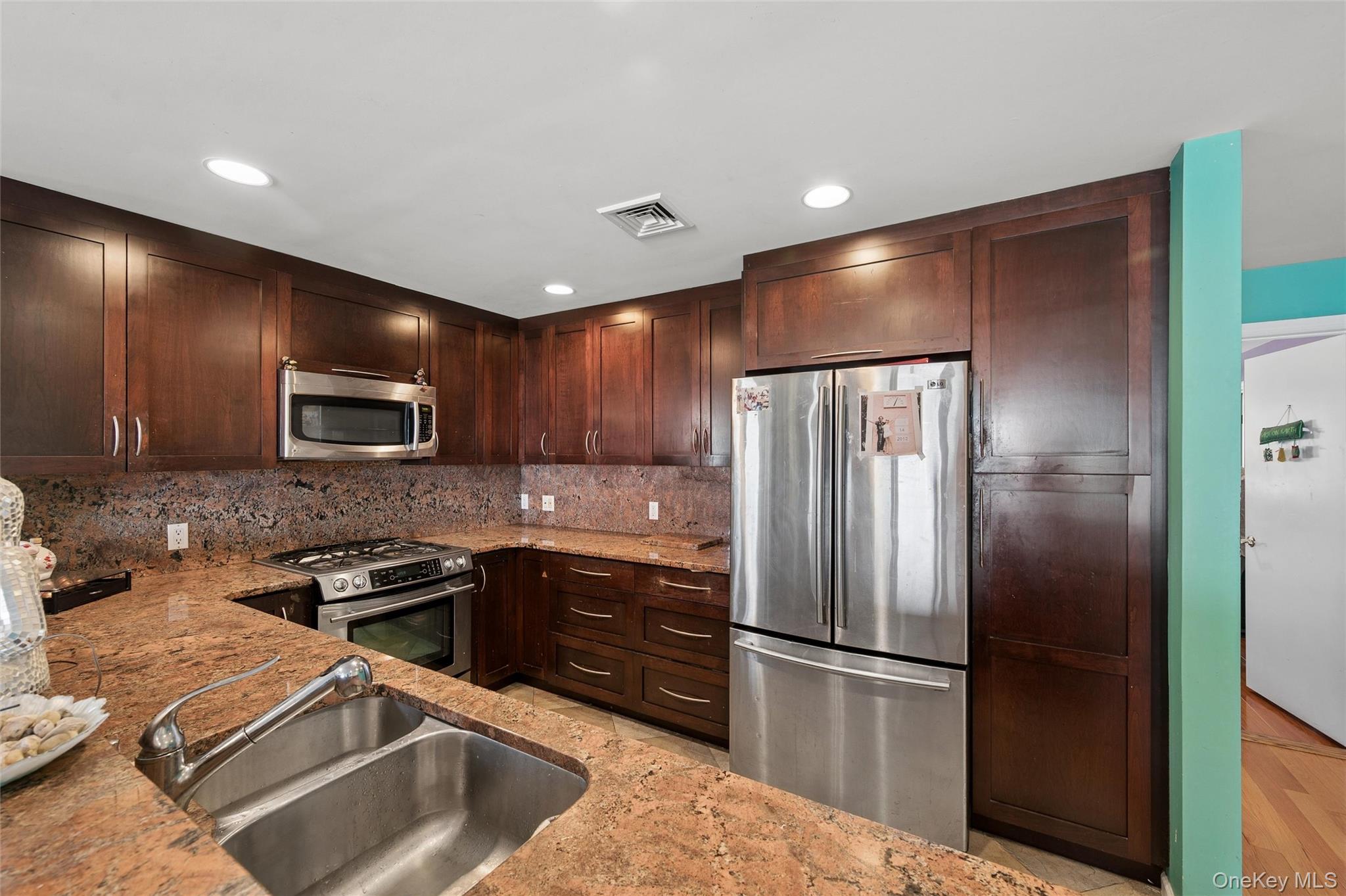 452 Oceanfront, Unit 102 photo 20