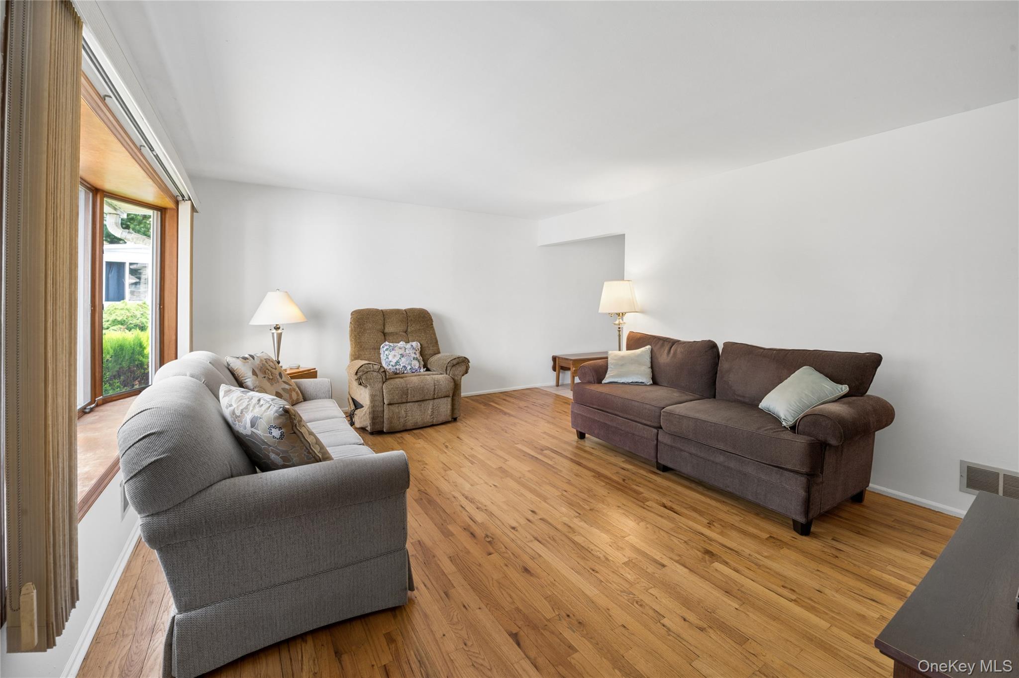 50 Hazelton Road – For Sale photo 8