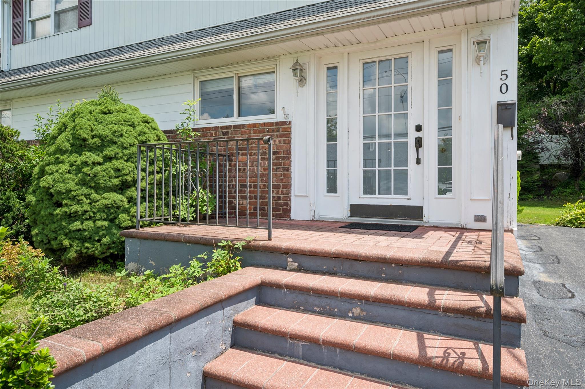 50 Hazelton Road – For Sale photo 3