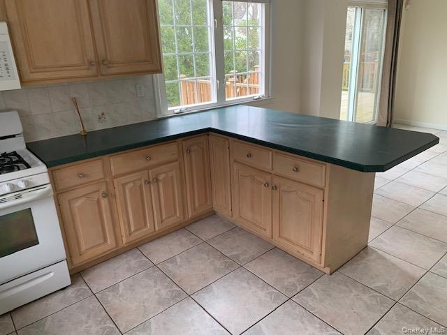 81 Woodlawn Avenue – For Rent photo 8
