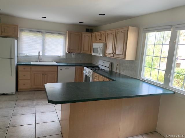 81 Woodlawn Avenue – For Rent photo 7