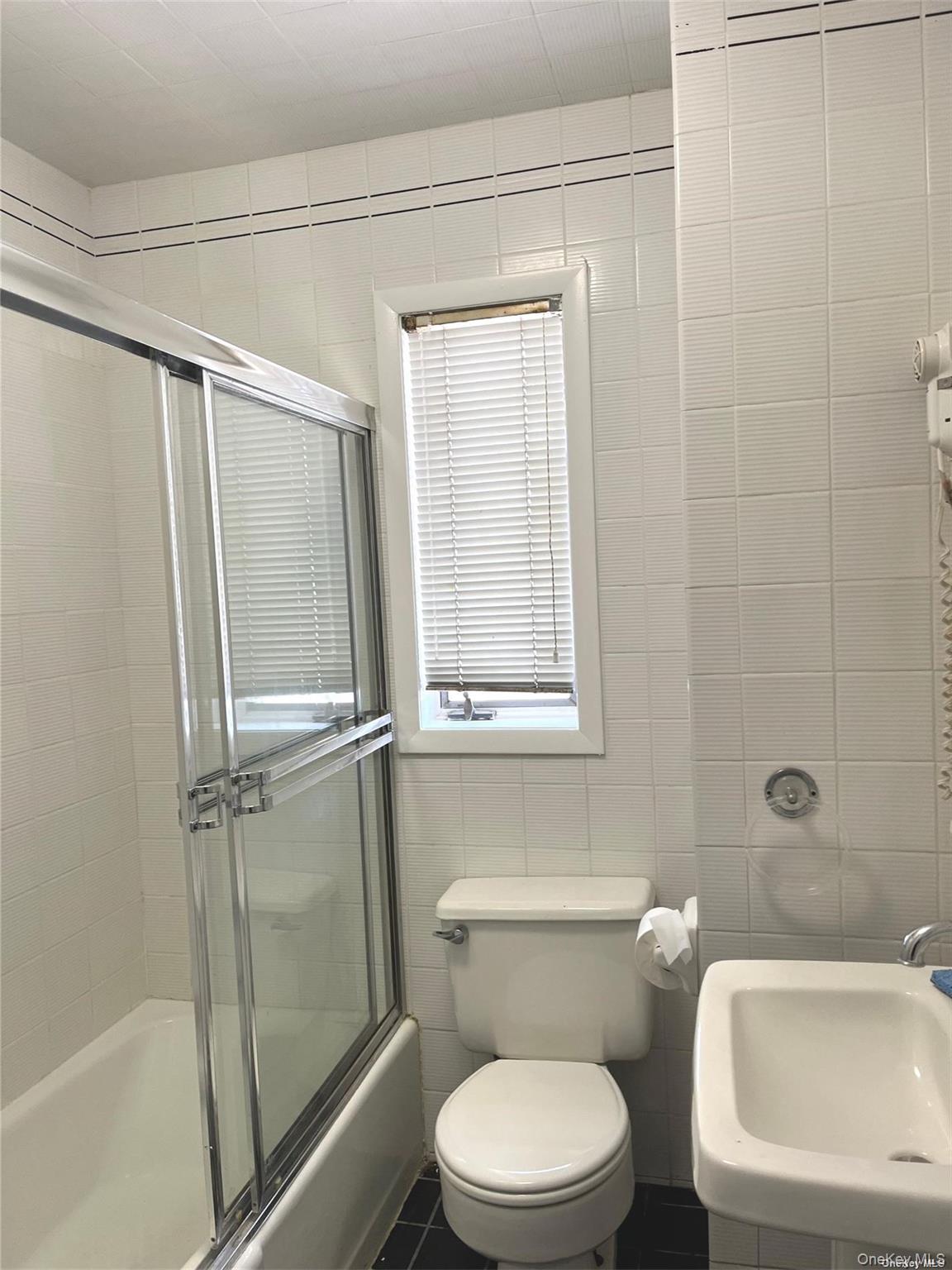 307 Magnolia Boulevard, Unit Upper photo 14