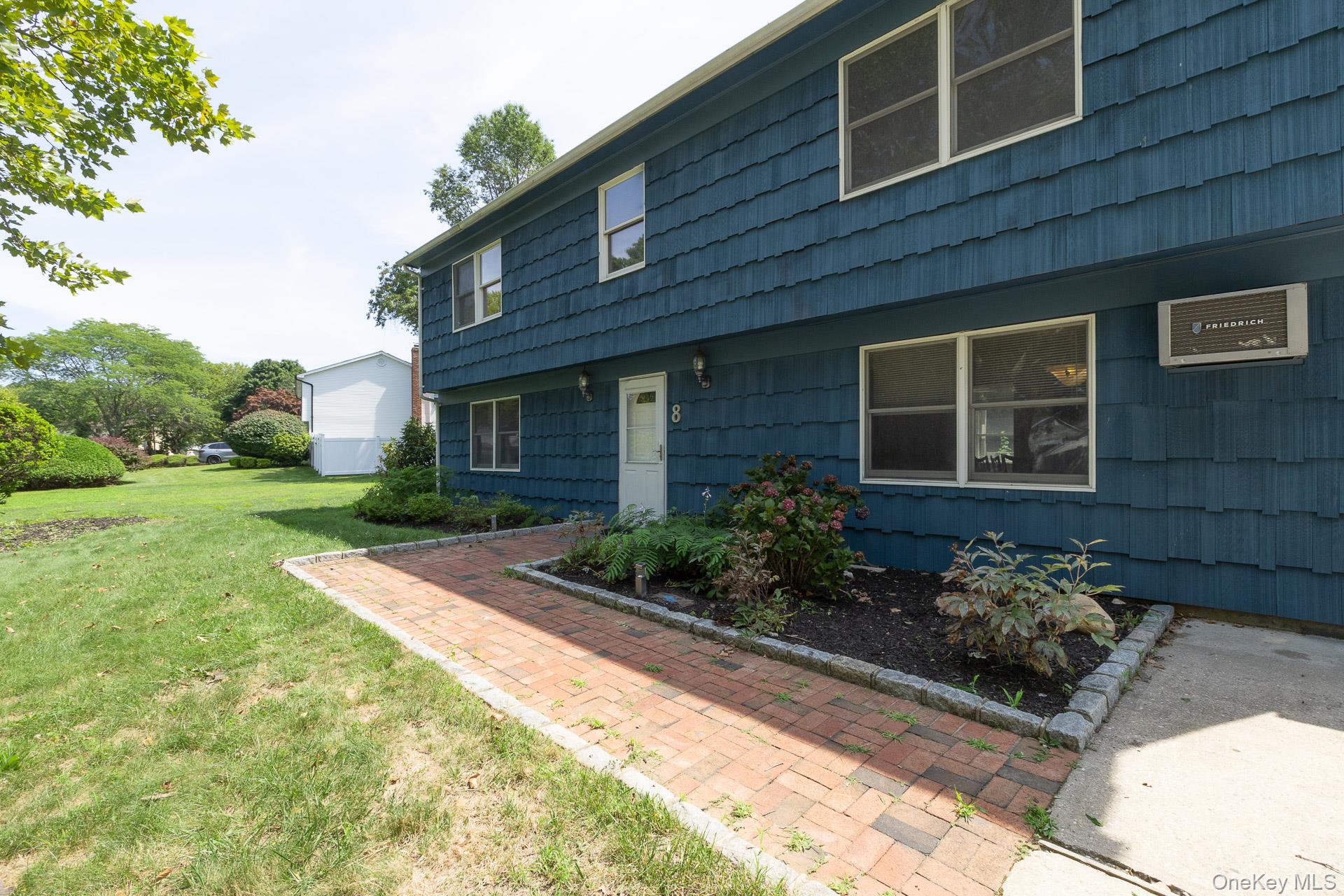 8 Long Meadow Place – For Sale photo 2