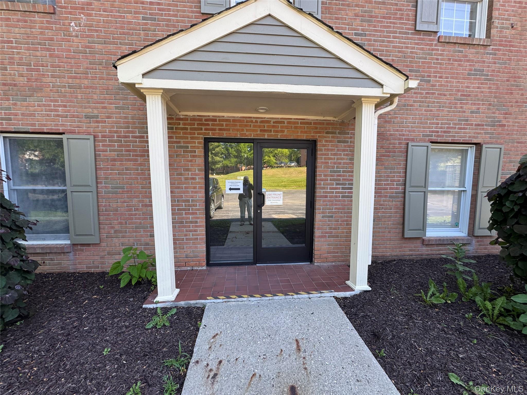 300 Stony Brook Court, Unit SUITE 1 photo 6
