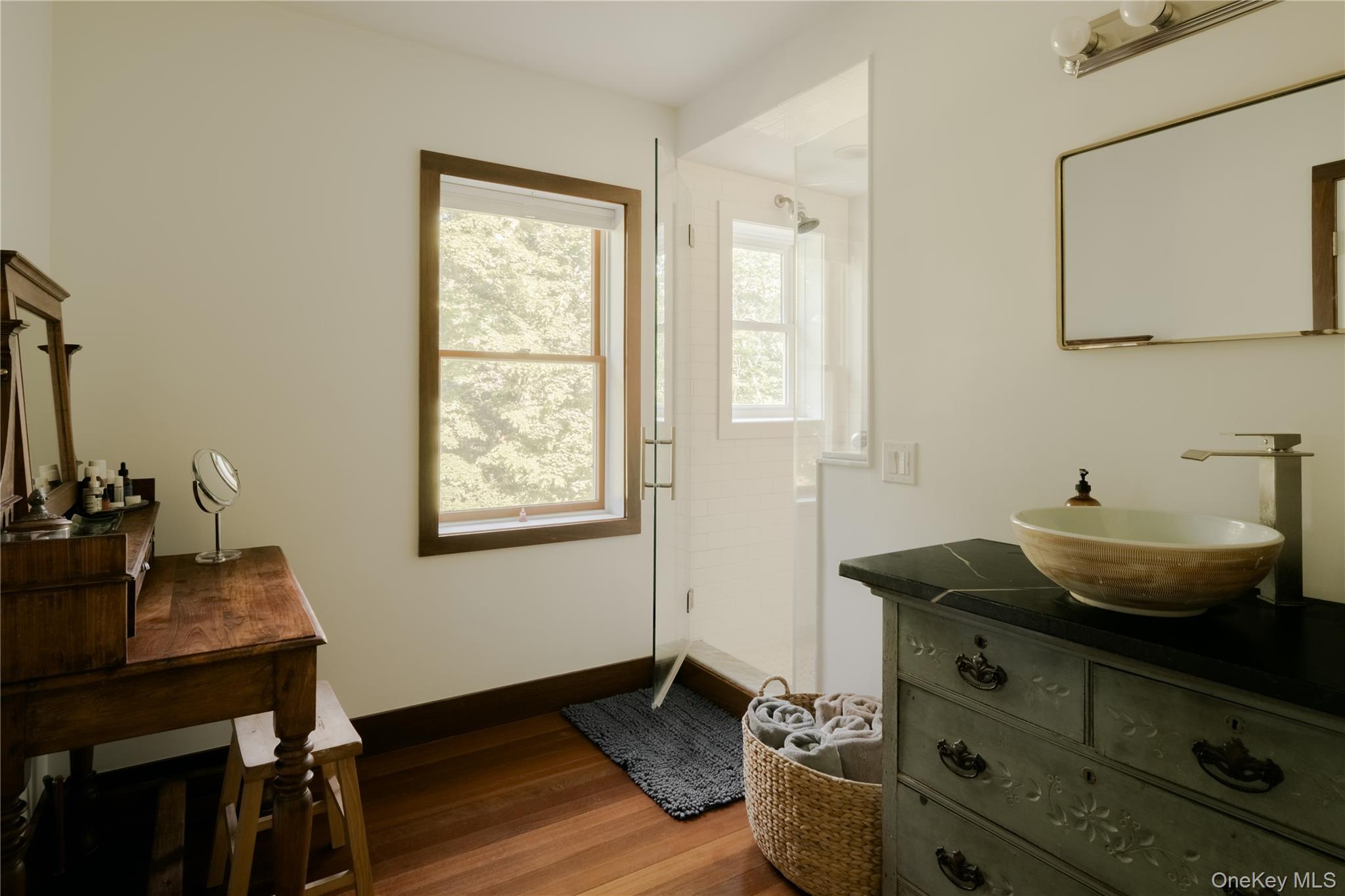 82 Near Road – For Sale photo 13