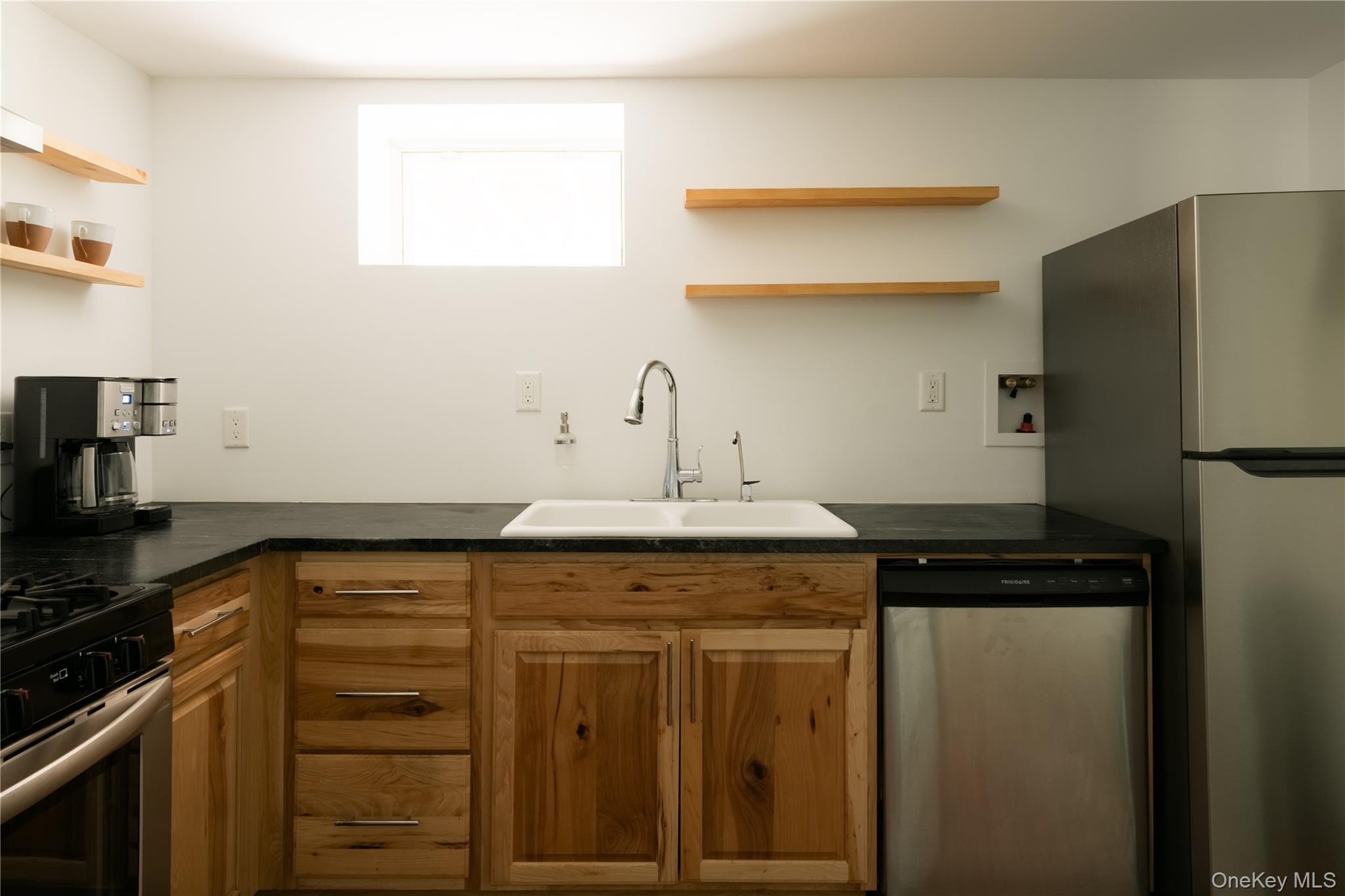 82 Near Road – For Sale photo 18