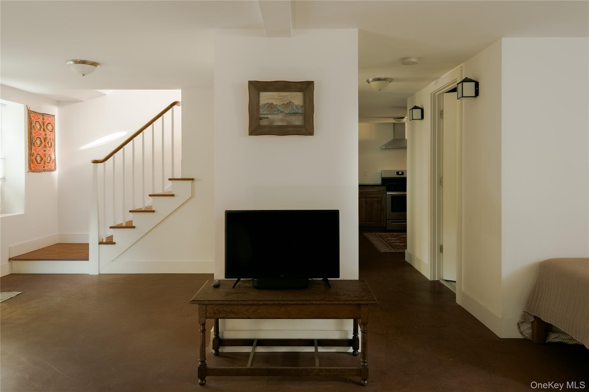82 Near Road – For Sale photo 3