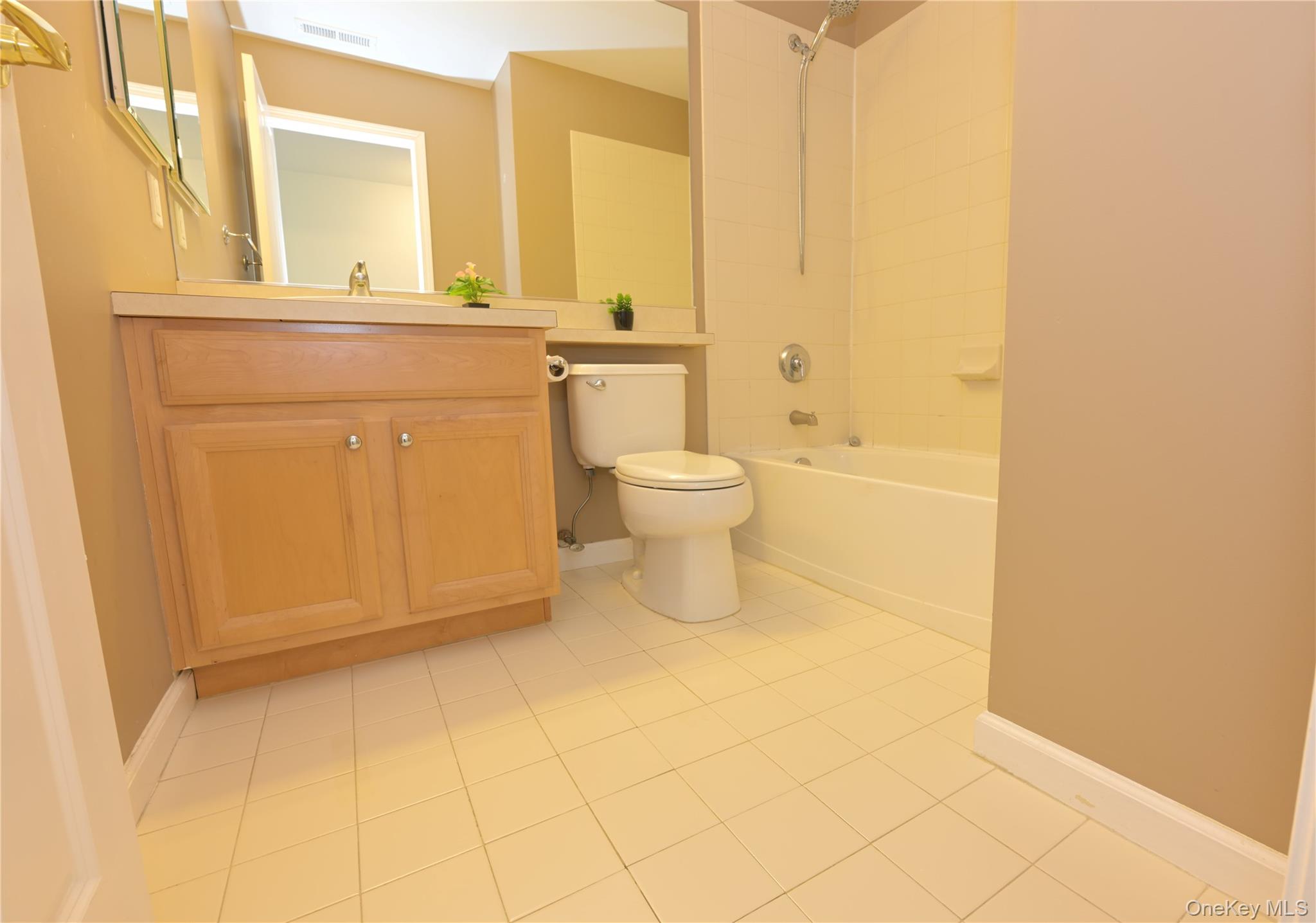 19 Putters Way, Unit 6 photo 17