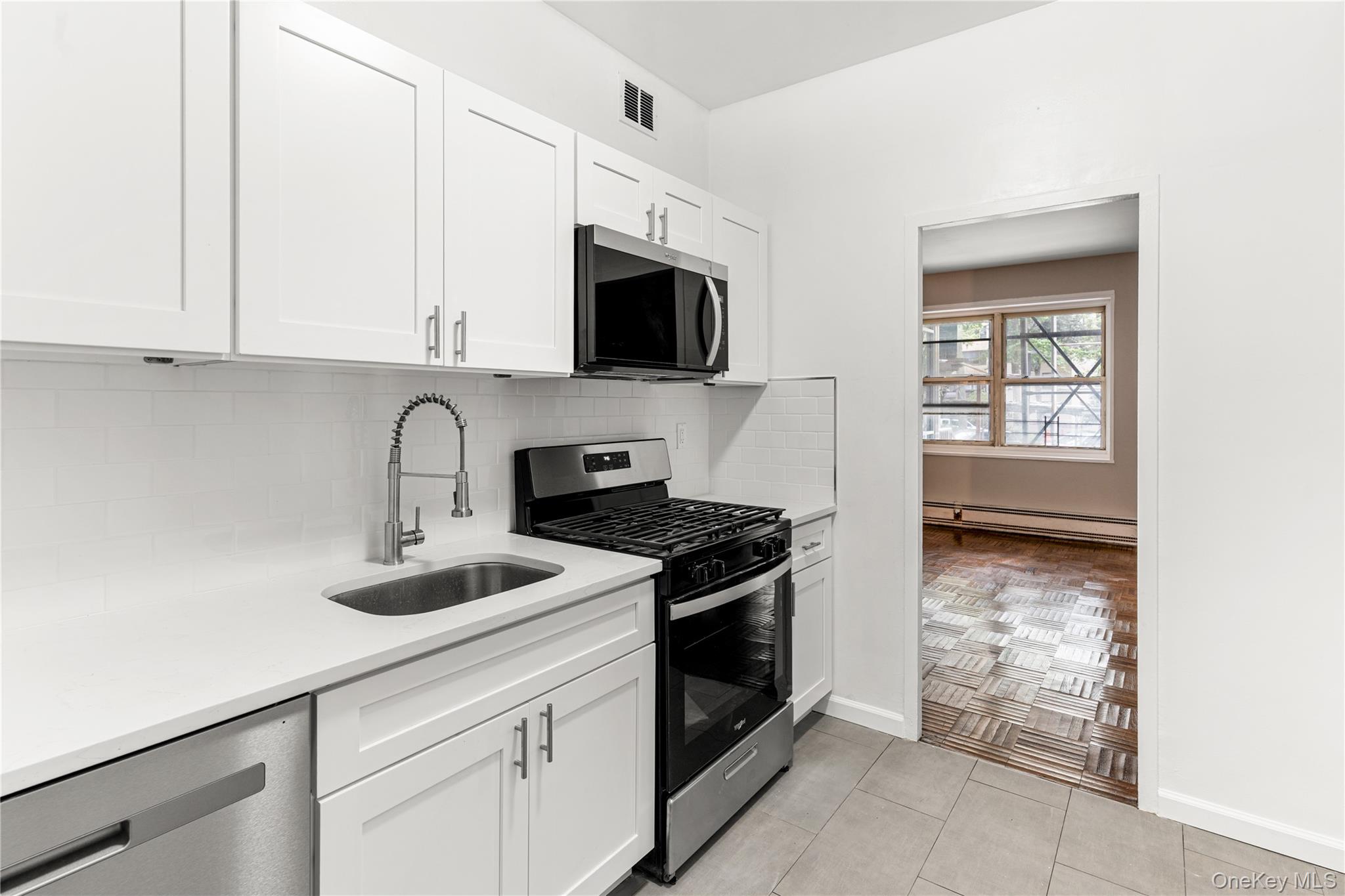 3 Fordham Hill Oval, Unit 1G photo 4