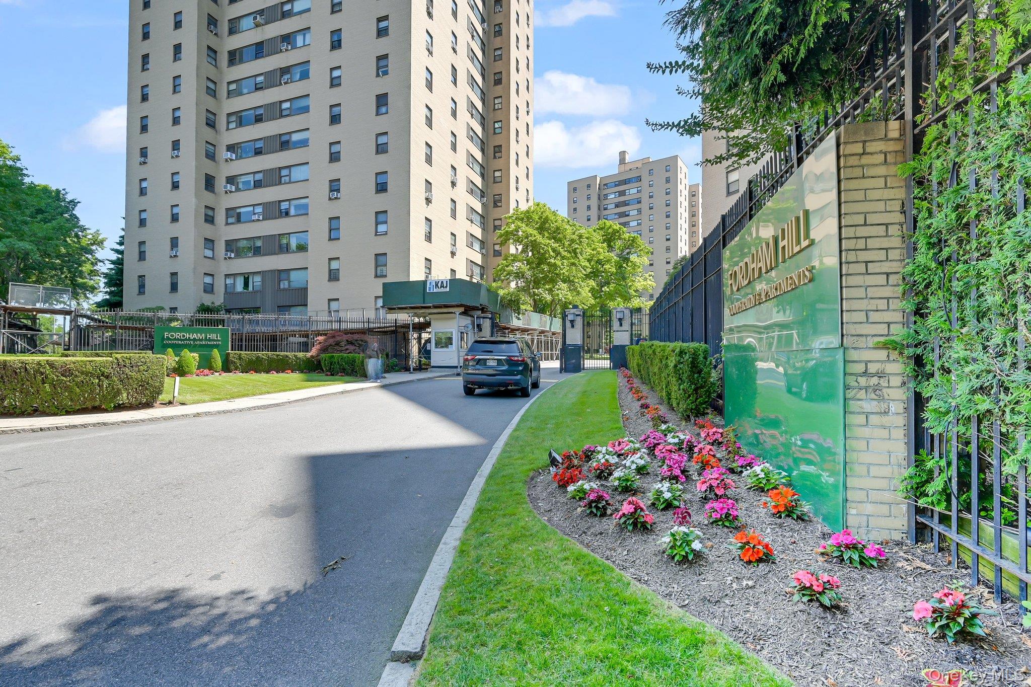 3 Fordham Hill Oval, Unit 1G photo 17