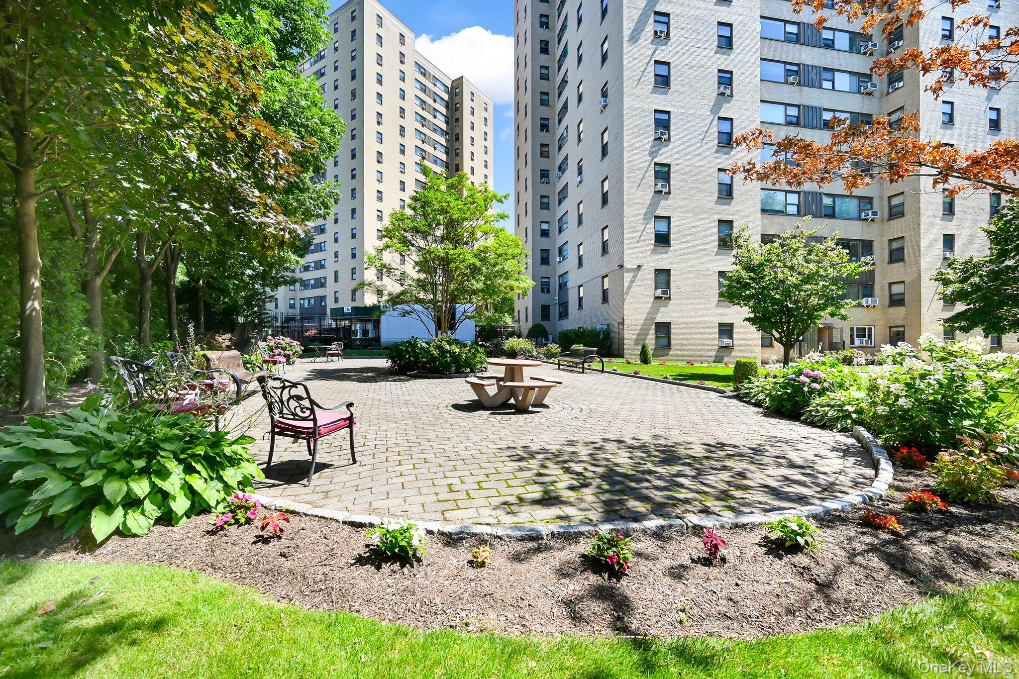 3 Fordham Hill Oval, Unit 1G photo 14