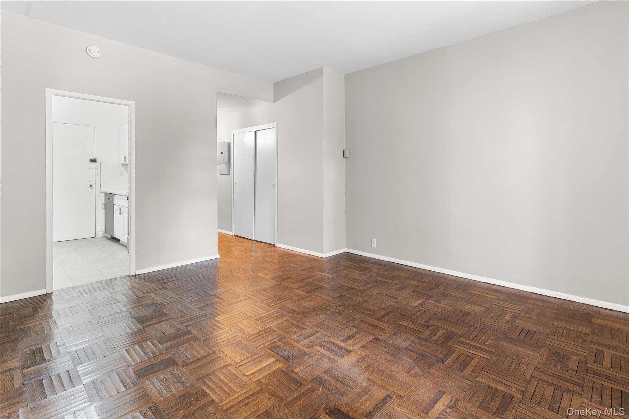 3 Fordham Hill Oval, Unit 1G photo 2