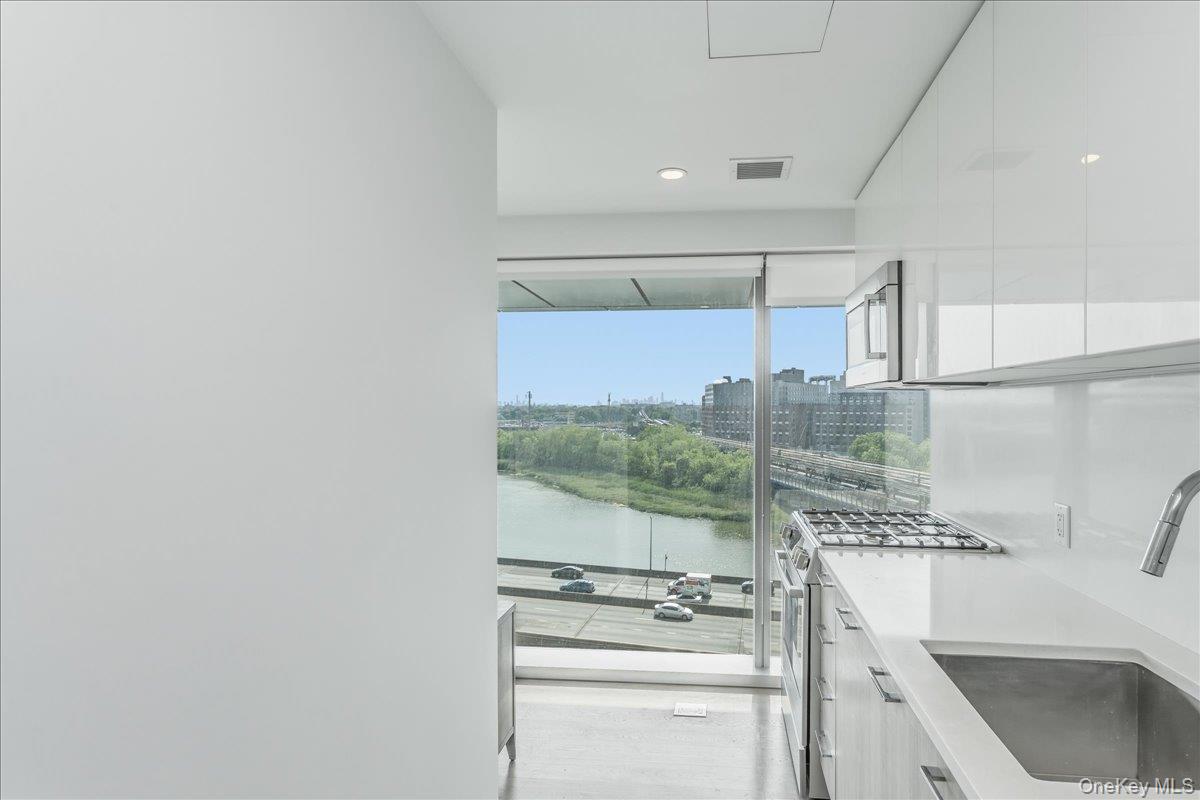 13103 40th Road, Unit 9N photo 8