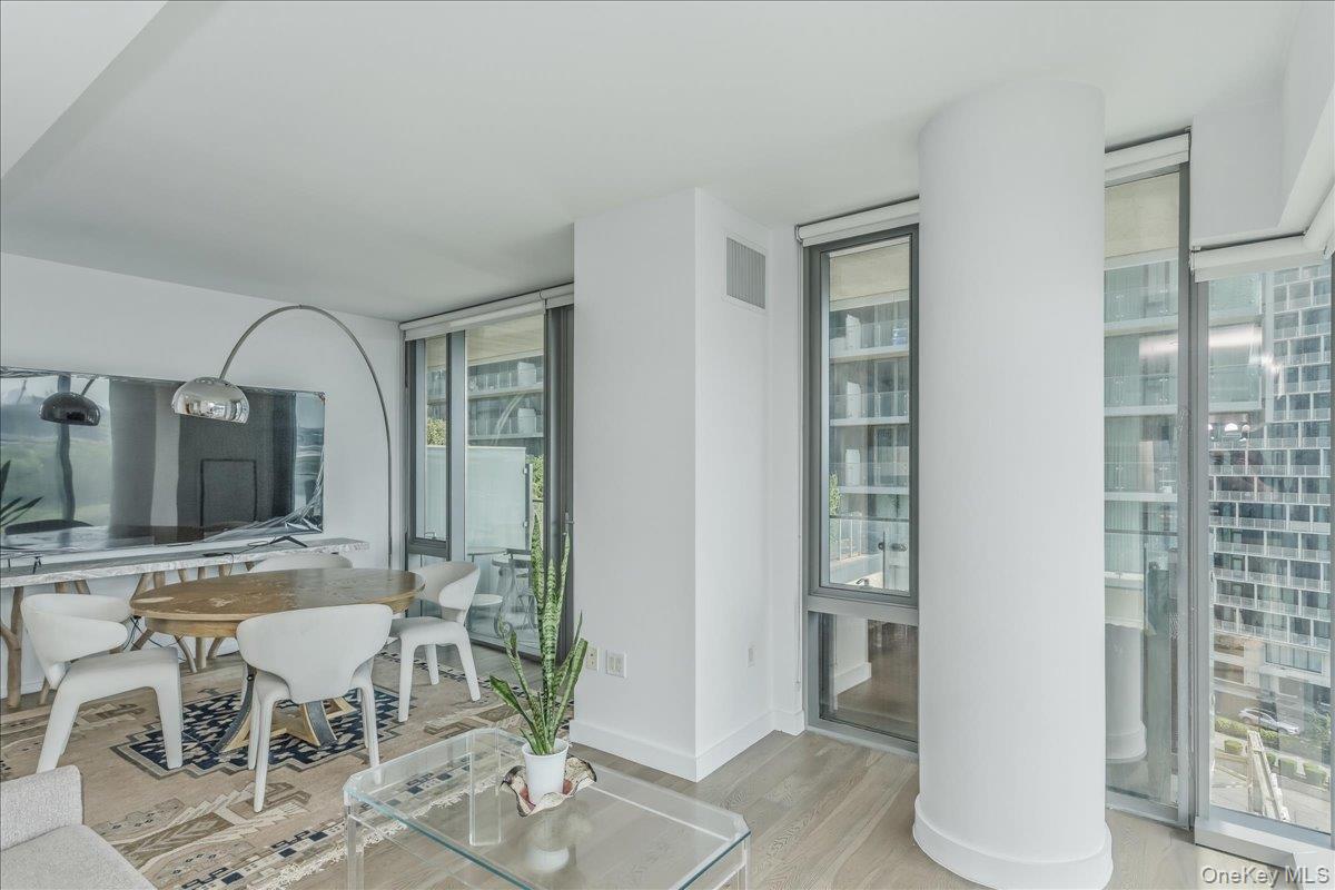 13103 40th Road, Unit 9N photo 4