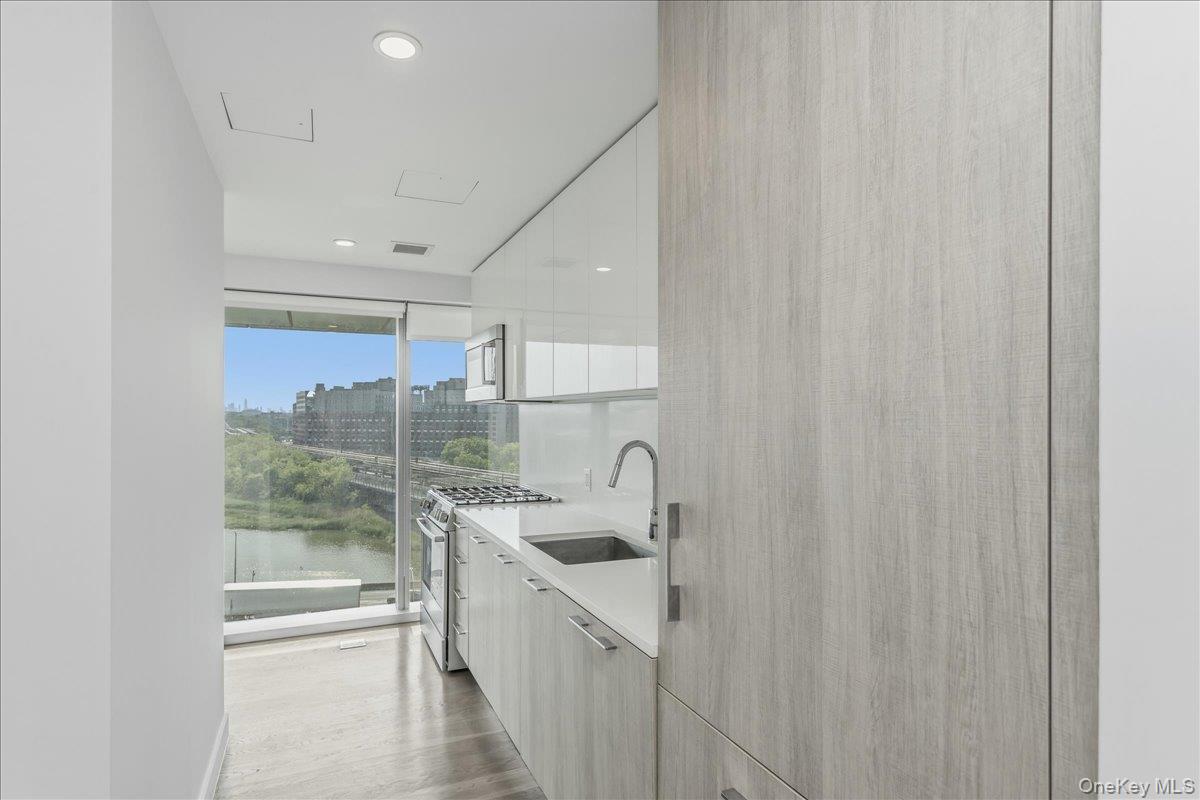 13103 40th Road, Unit 9N photo 7