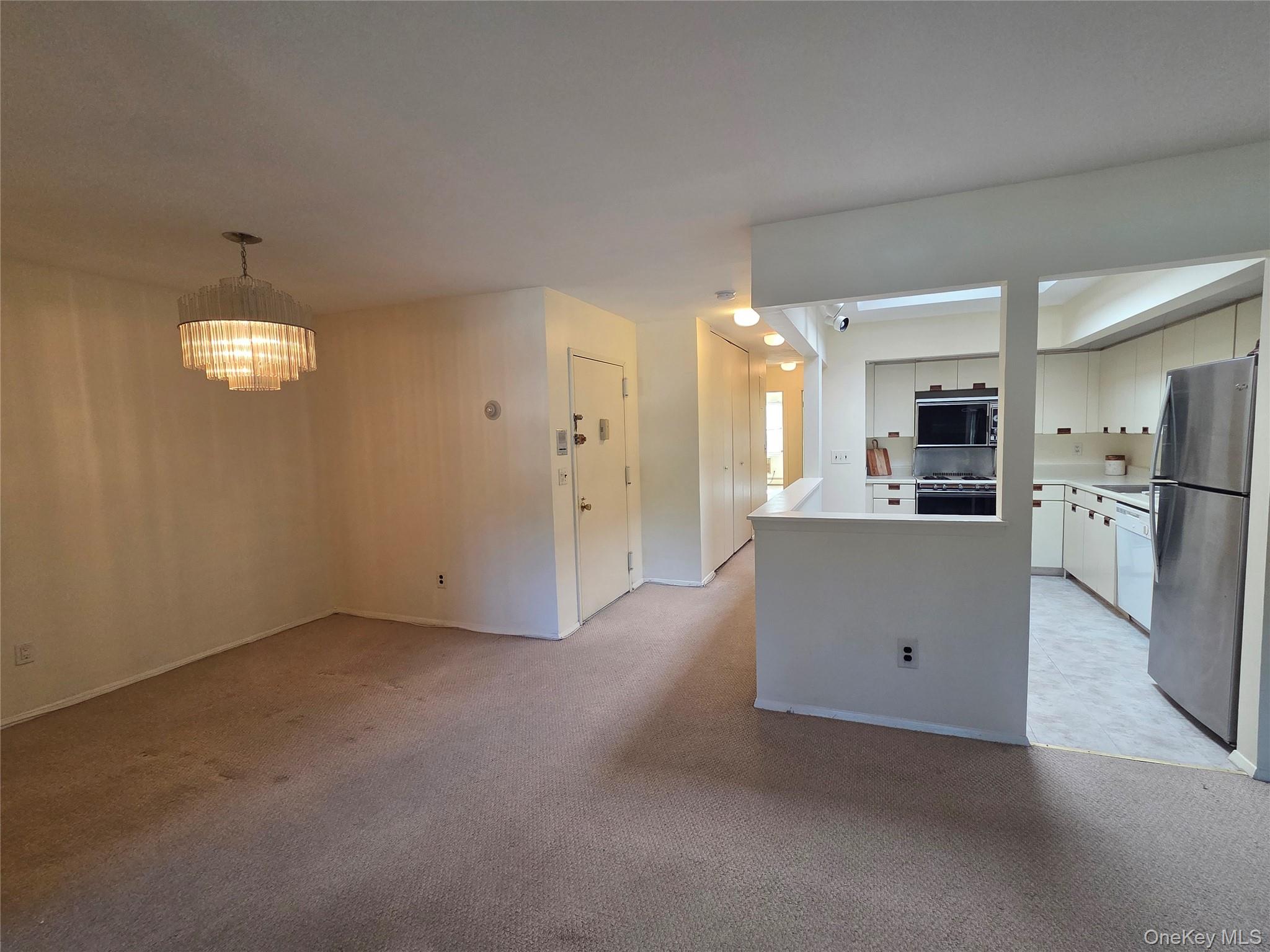 12-29 Diane Place, Unit 195 U photo 15