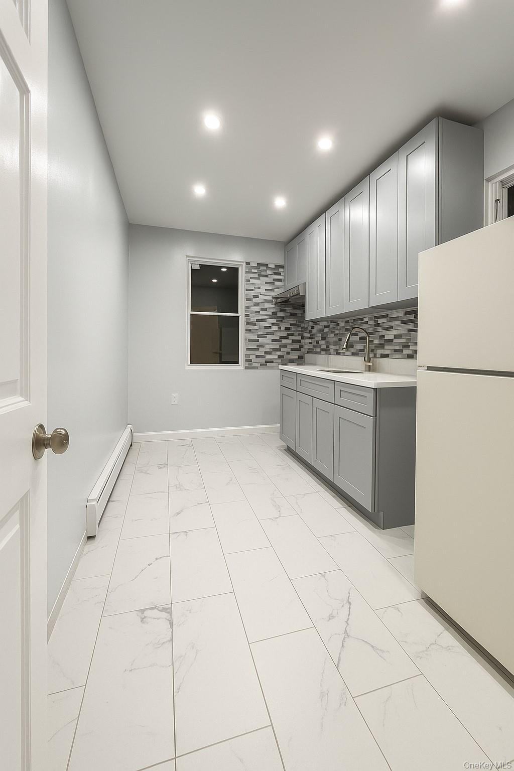 557 Van Nest Avenue, Unit 2 photo 4