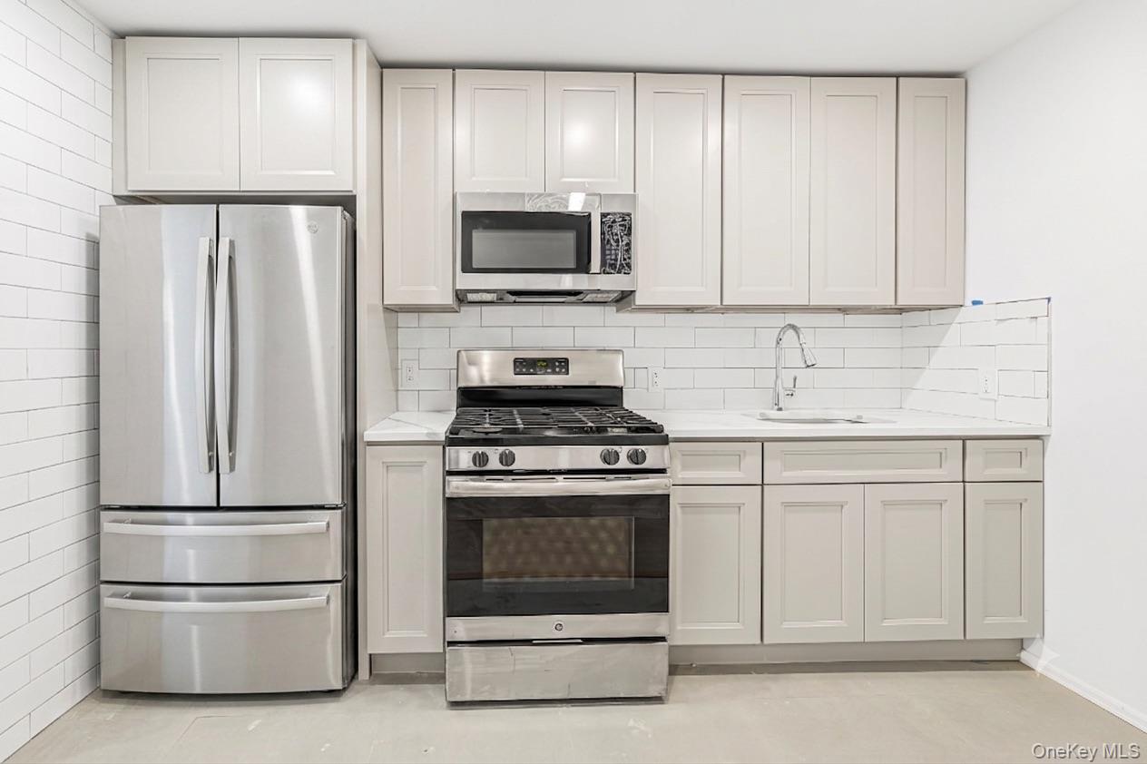 389 Jerome Street – For Rent photo 8