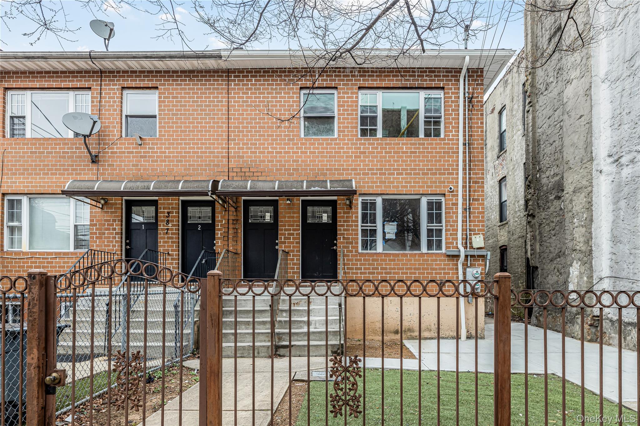 389 Jerome Street – For Rent photo 12