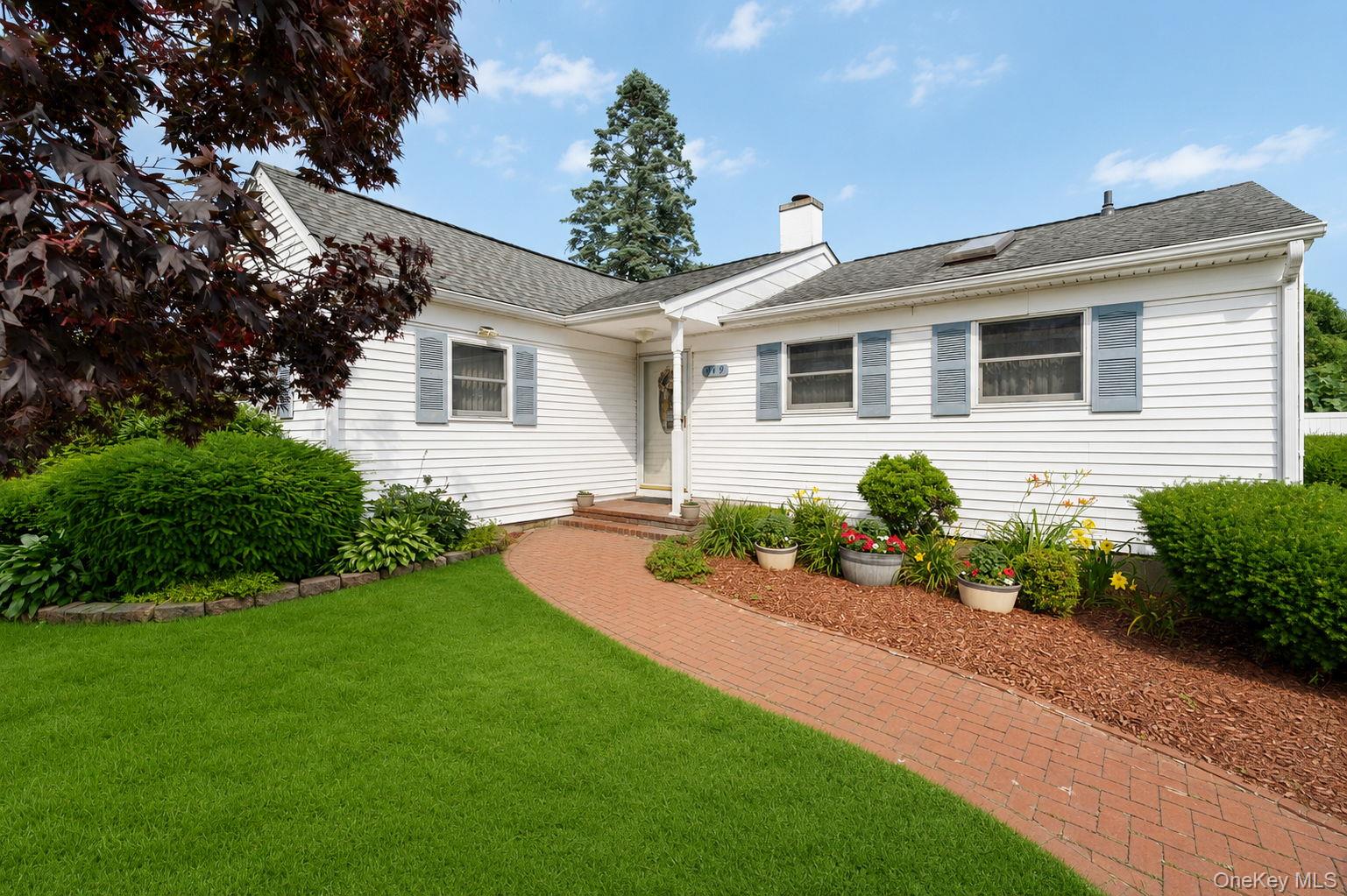 119 Stuyvesant Drive – For Sale