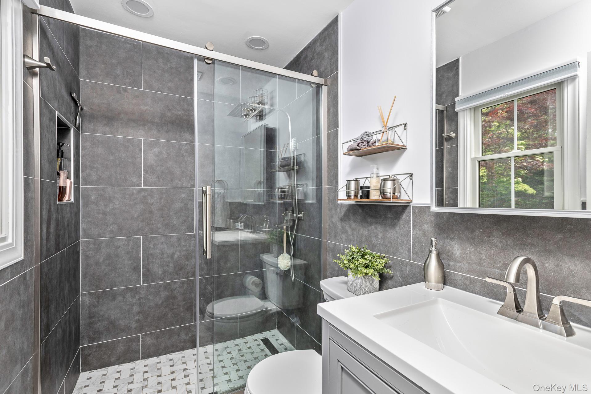 19 Groveland Avenue – For Sale photo 29