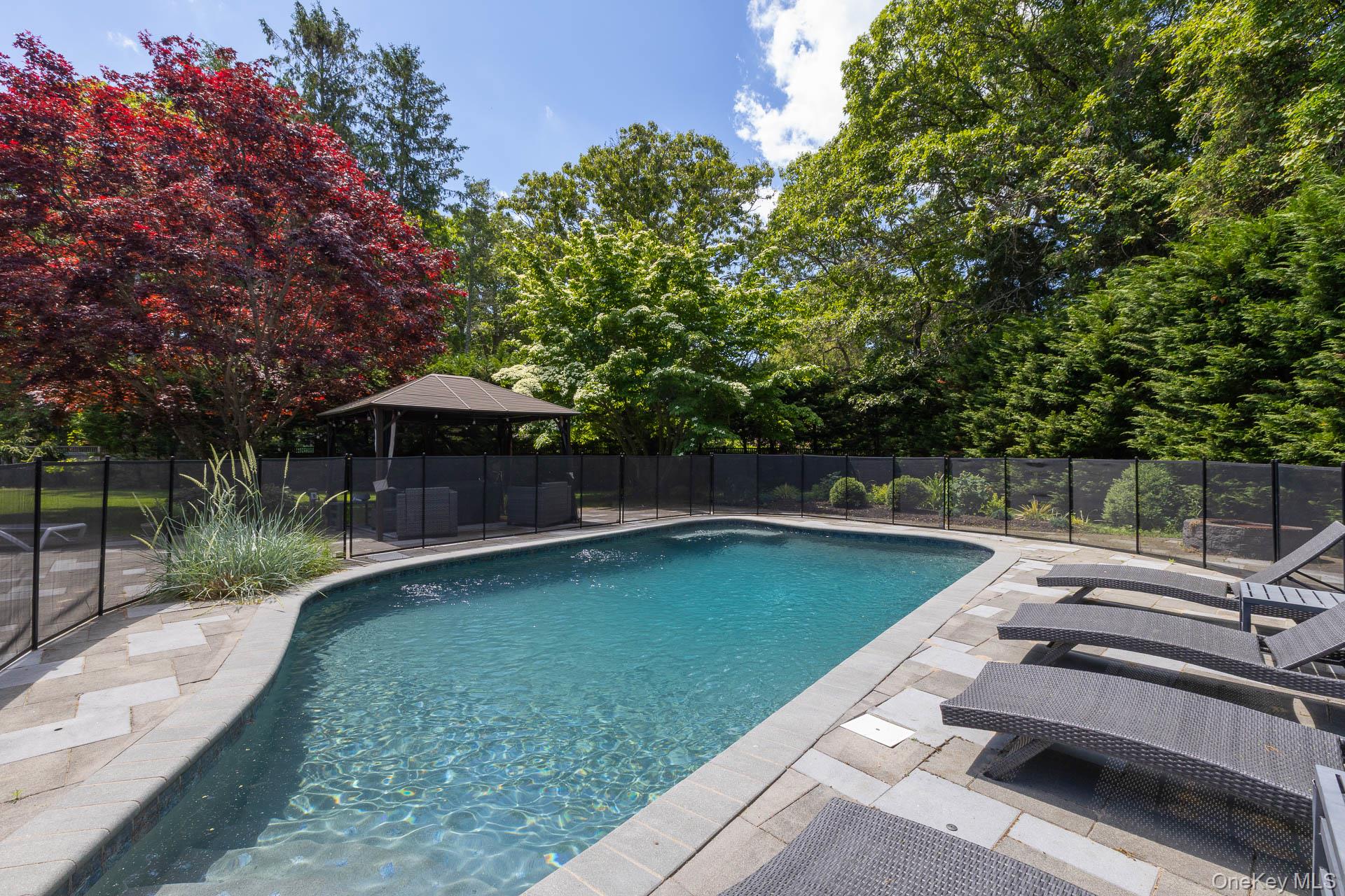 19 Groveland Avenue – For Sale photo 32