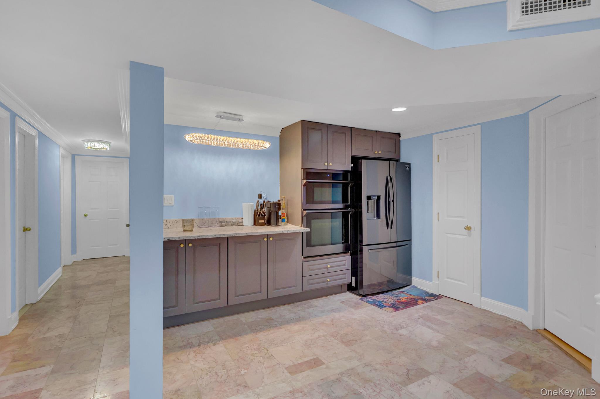 33 Country Village Lane – For Sale photo 23