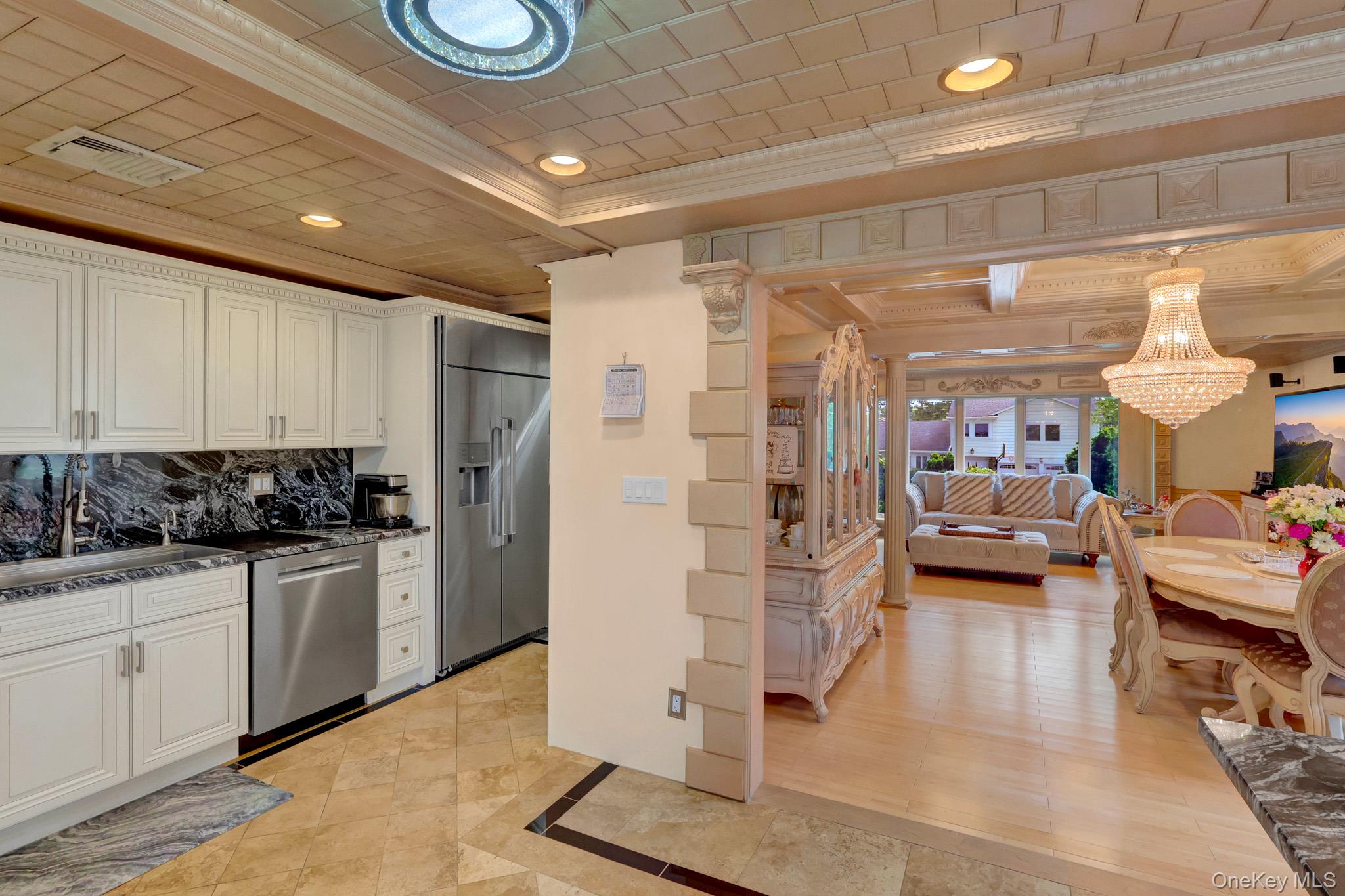 33 Country Village Lane – For Sale photo 14