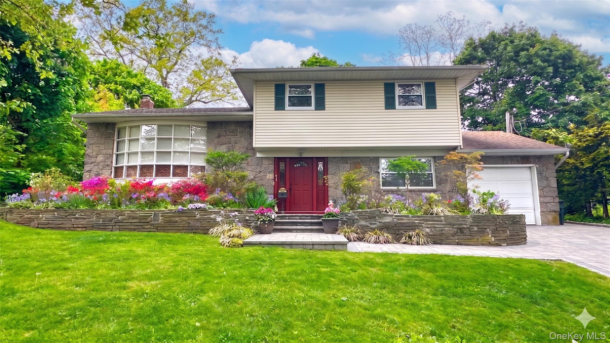 5 Highpoint Drive – For Sale